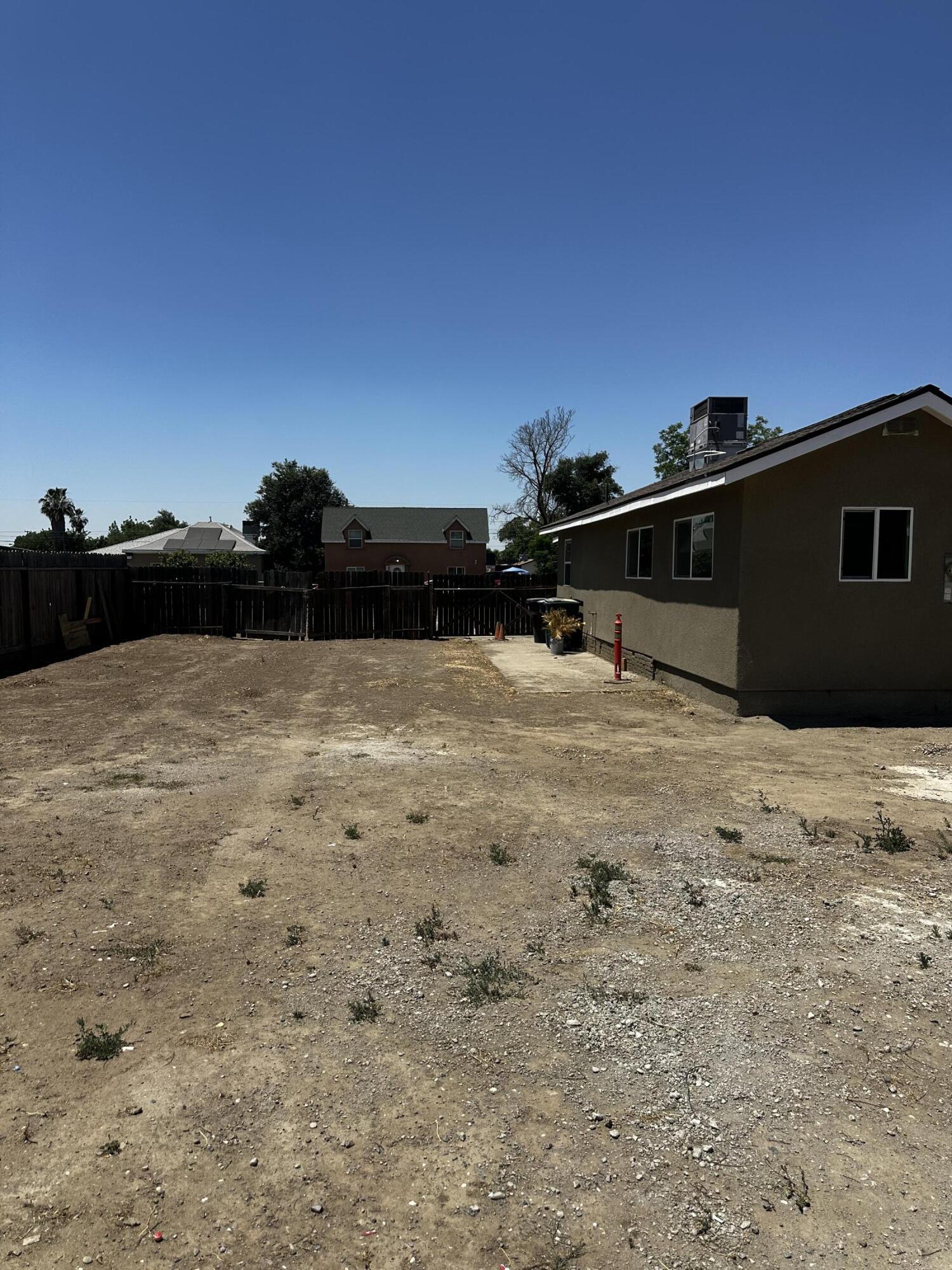 554 S G St, Tulare, CA 93274