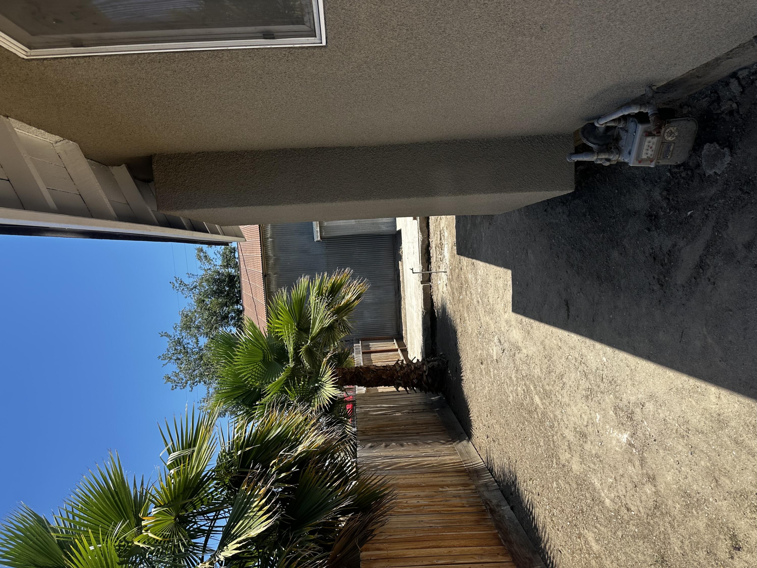 554 S G St, Tulare, CA 93274