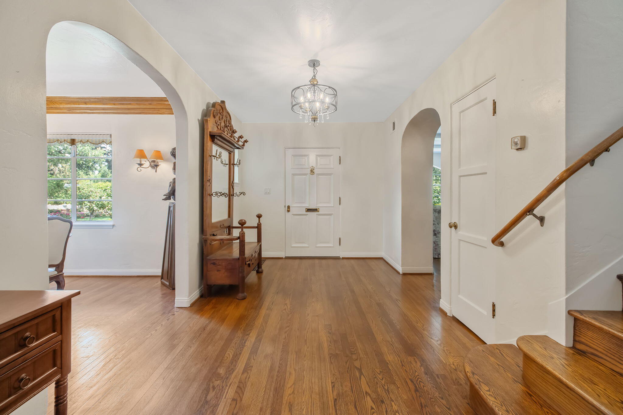1409 W Beverly Dr, Visalia, CA 93277