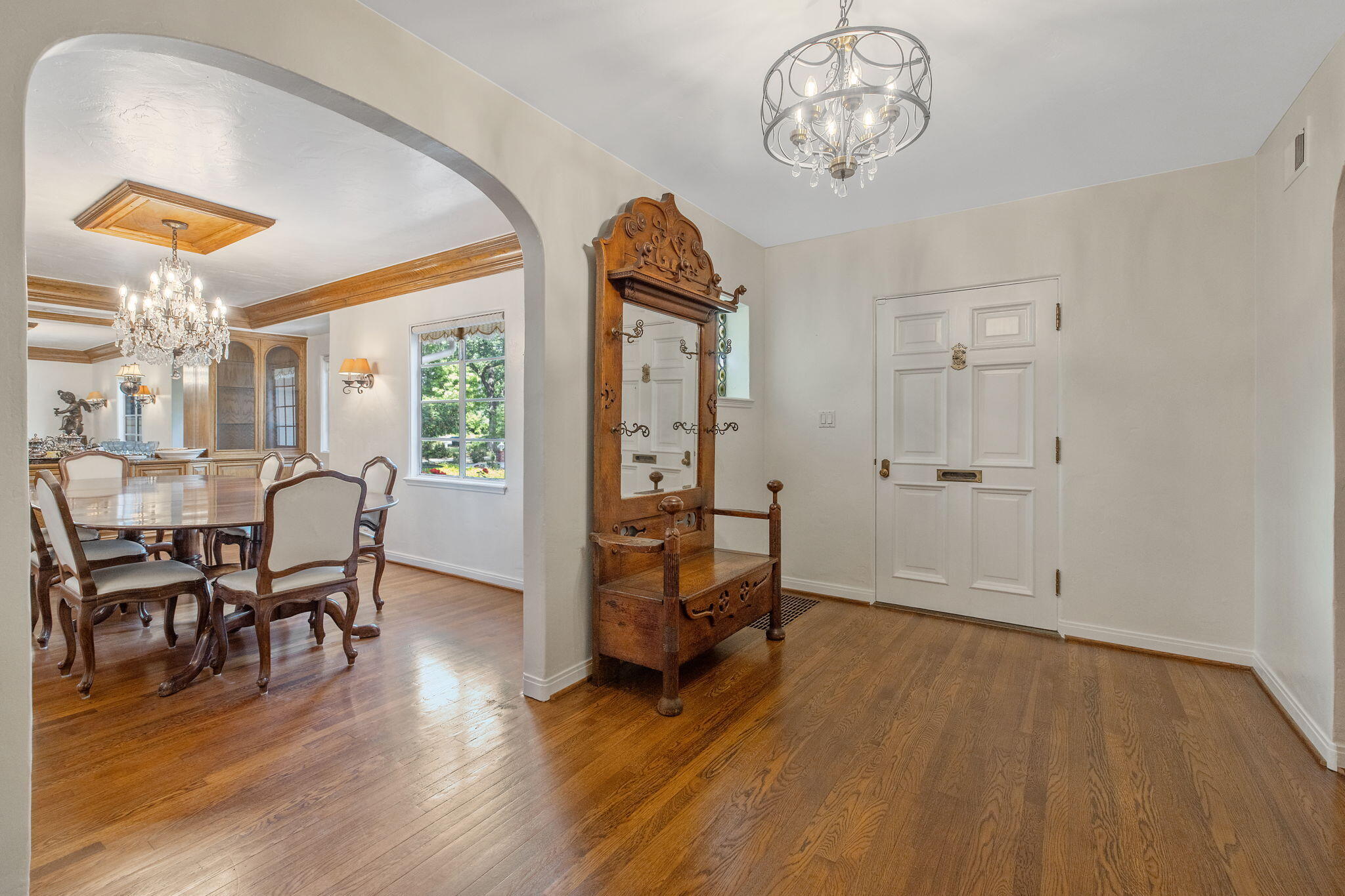 1409 W Beverly Dr, Visalia, CA 93277