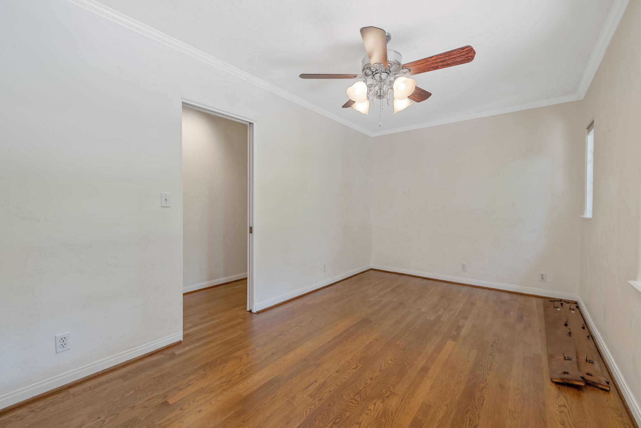 1409 W Beverly Dr, Visalia, CA 93277