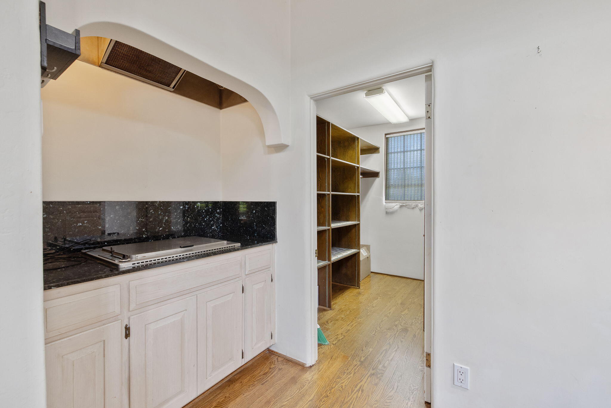 1409 W Beverly Dr, Visalia, CA 93277