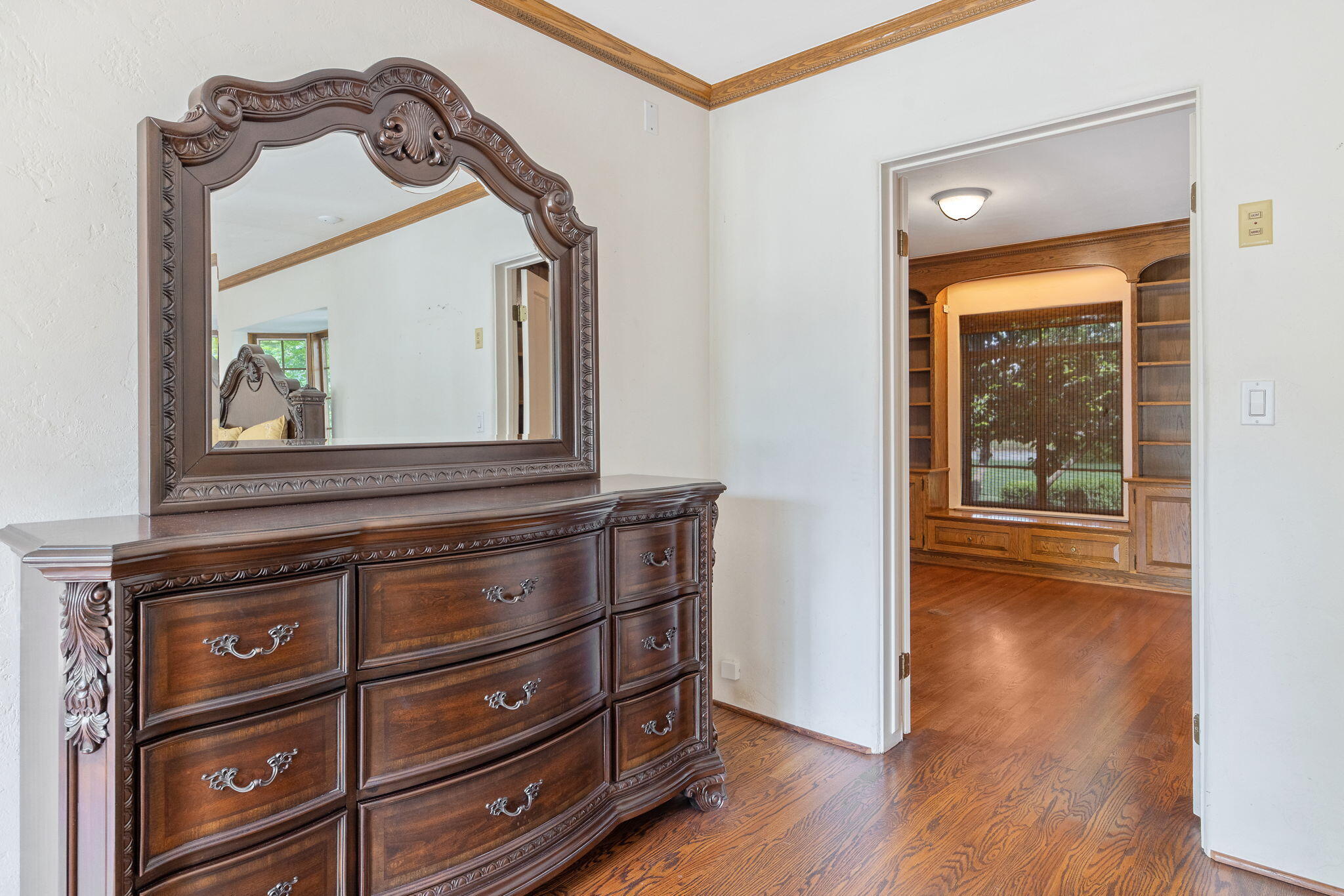 1409 W Beverly Dr, Visalia, CA 93277