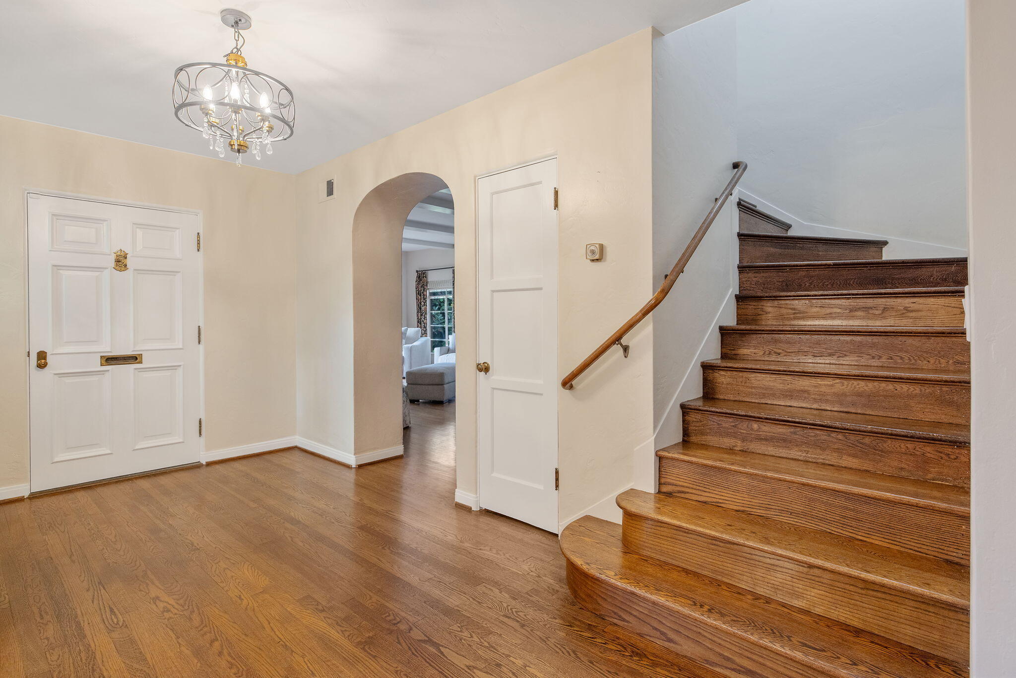 1409 W Beverly Dr, Visalia, CA 93277