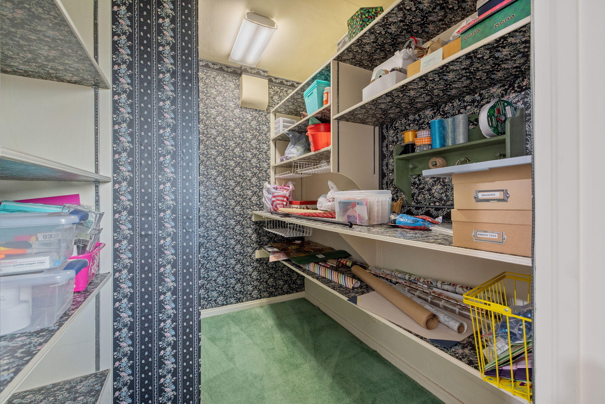 1409 W Beverly Dr, Visalia, CA 93277