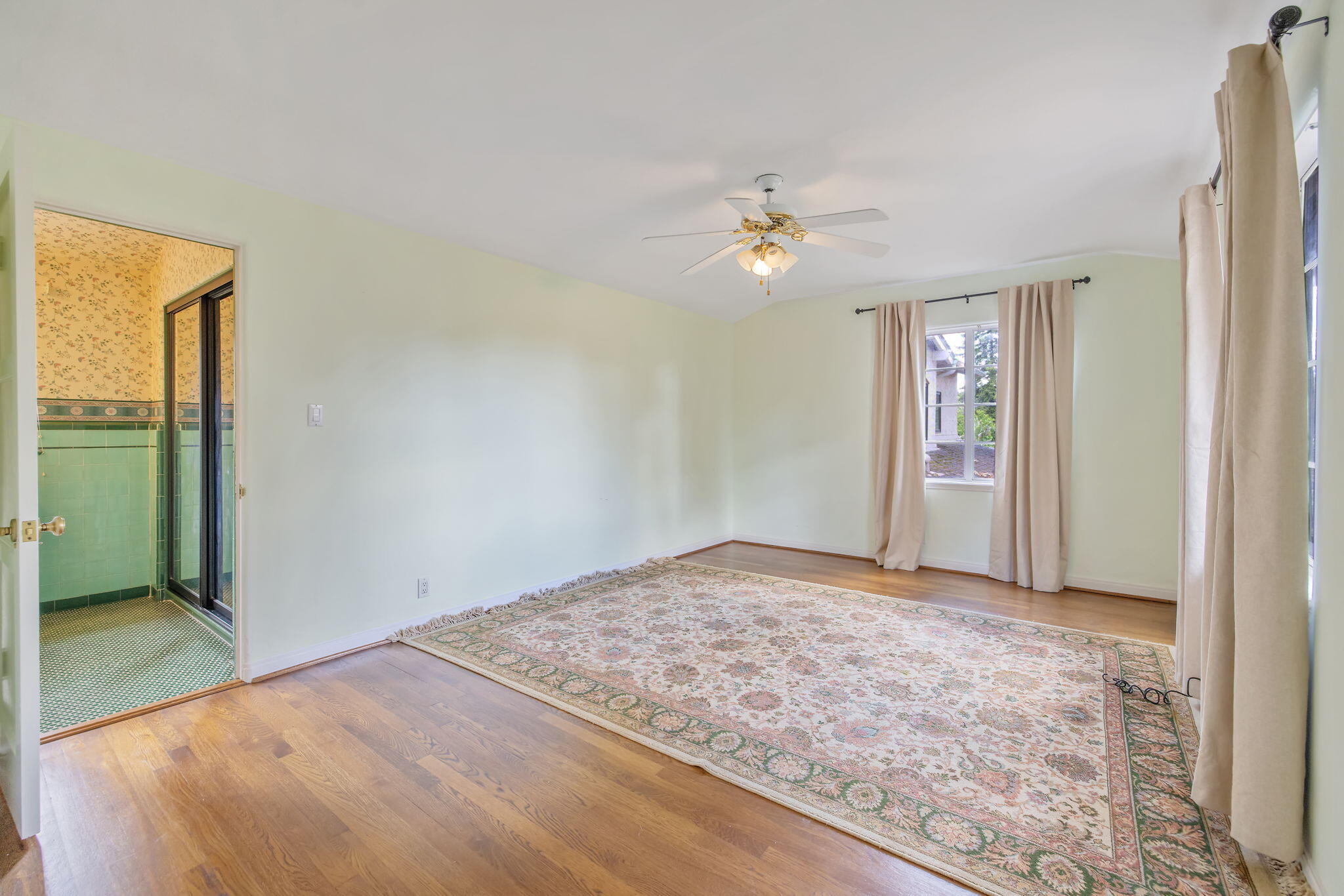 1409 W Beverly Dr, Visalia, CA 93277