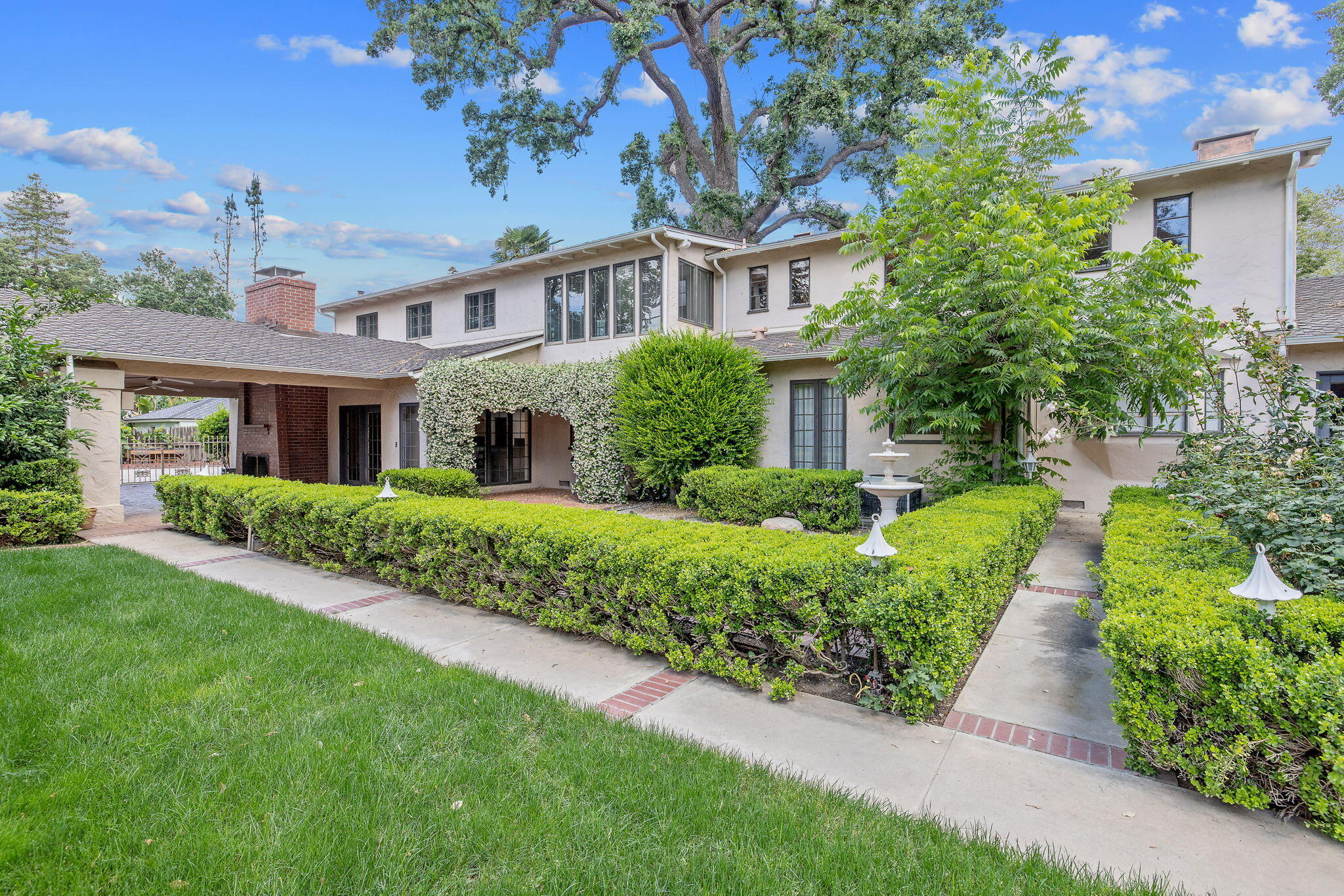 1409 W Beverly Dr, Visalia, CA 93277