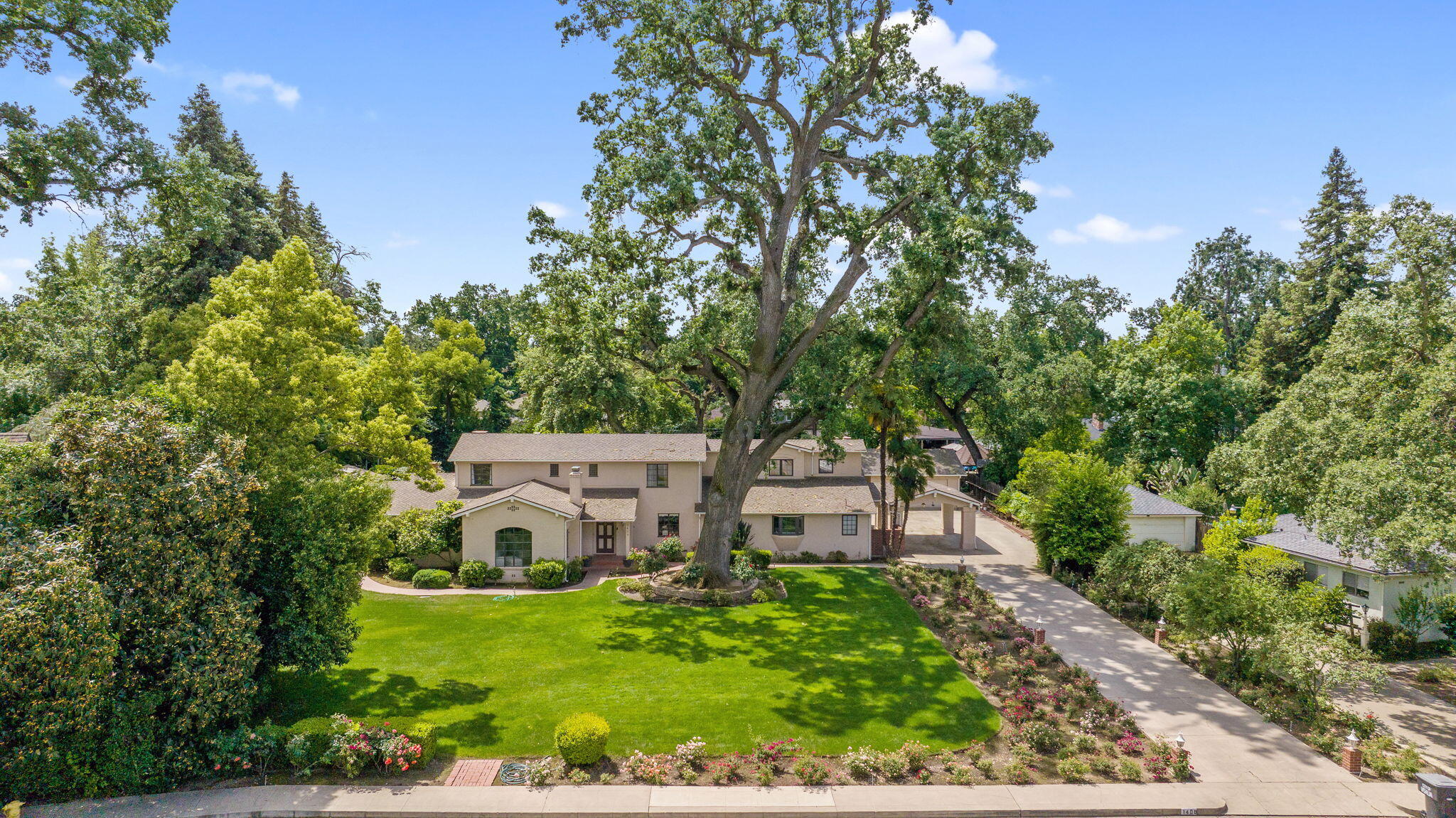 1409 W Beverly Dr, Visalia, CA 93277