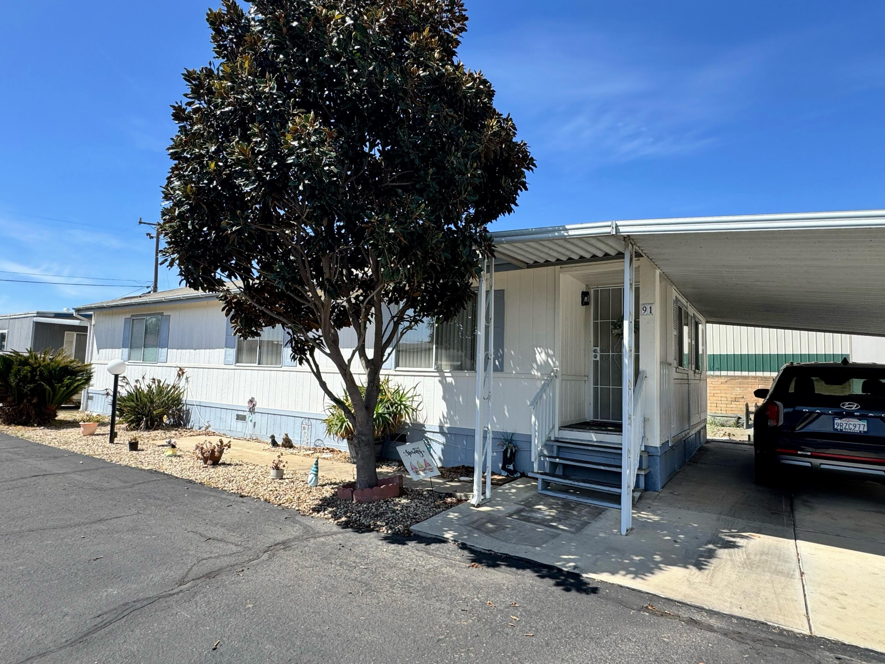 1095 W Mccoy Ln, Santa Maria, CA 93455