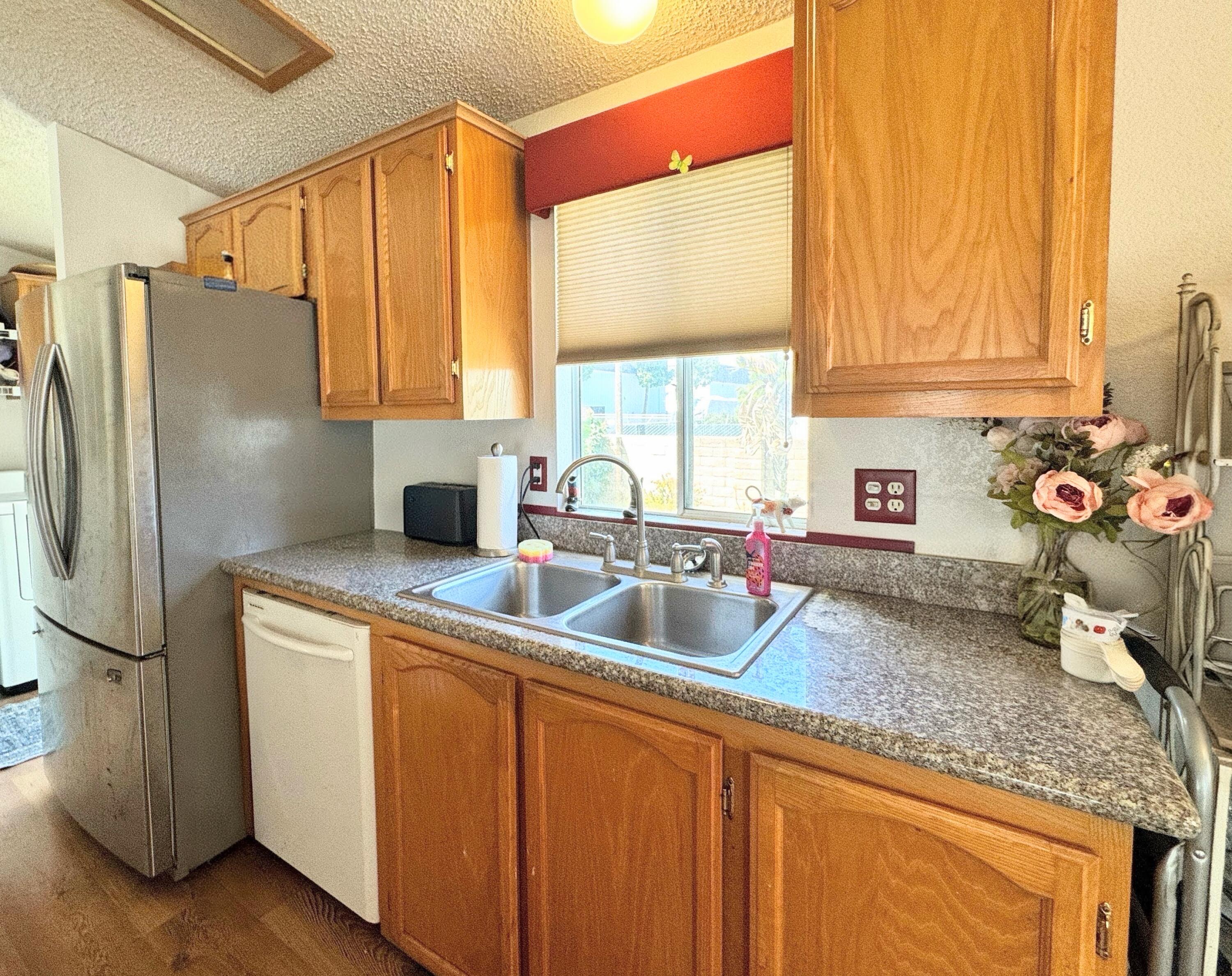 1095 W Mccoy Ln, Santa Maria, CA 93455