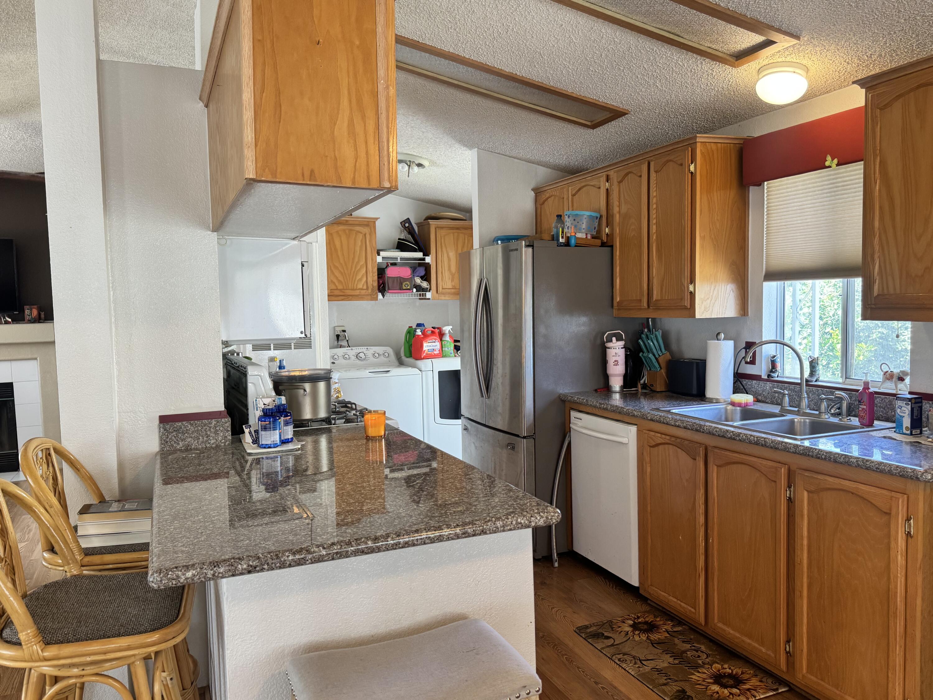 1095 W Mccoy Ln, Santa Maria, CA 93455