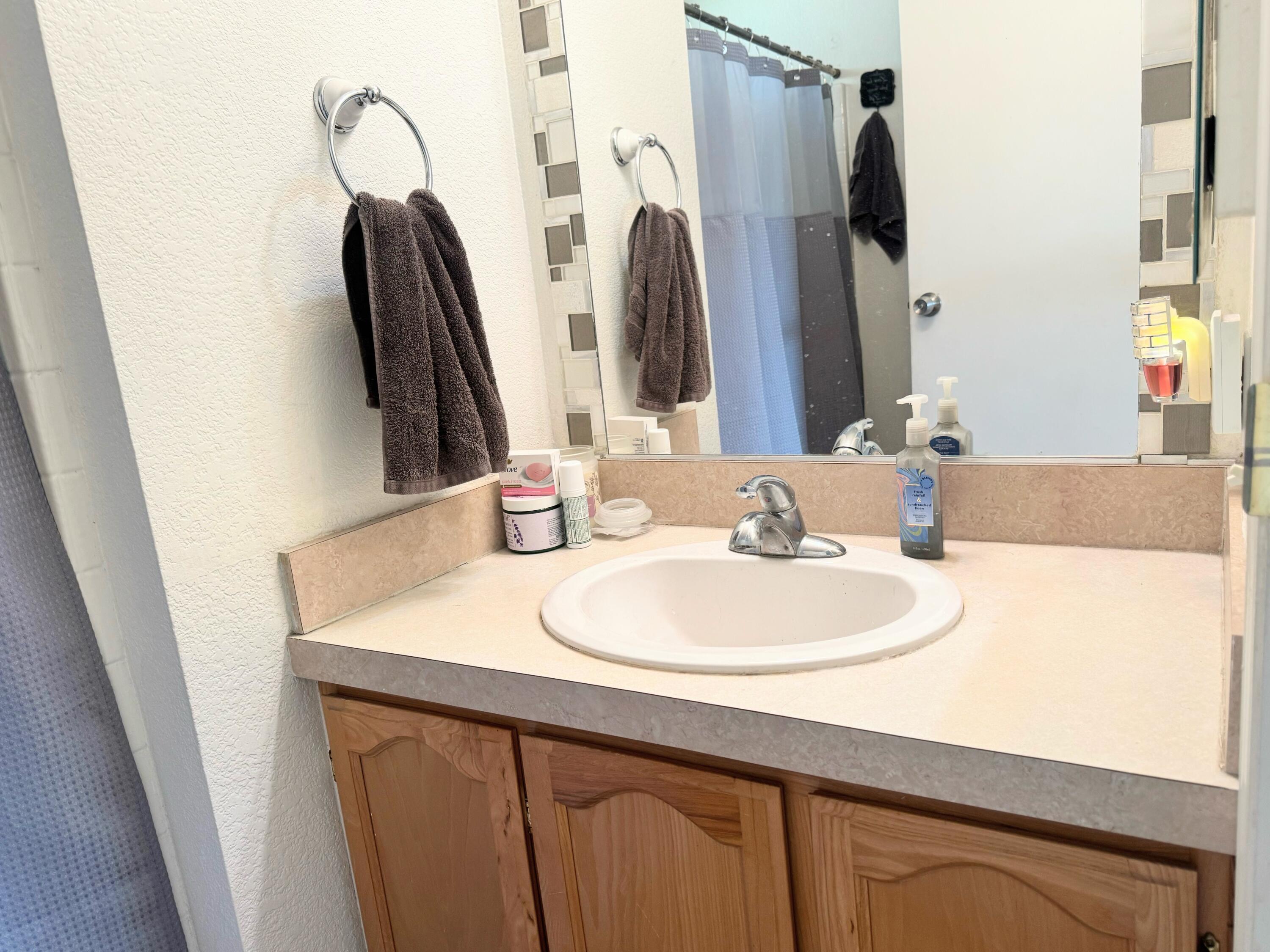 1095 W Mccoy Ln, Santa Maria, CA 93455
