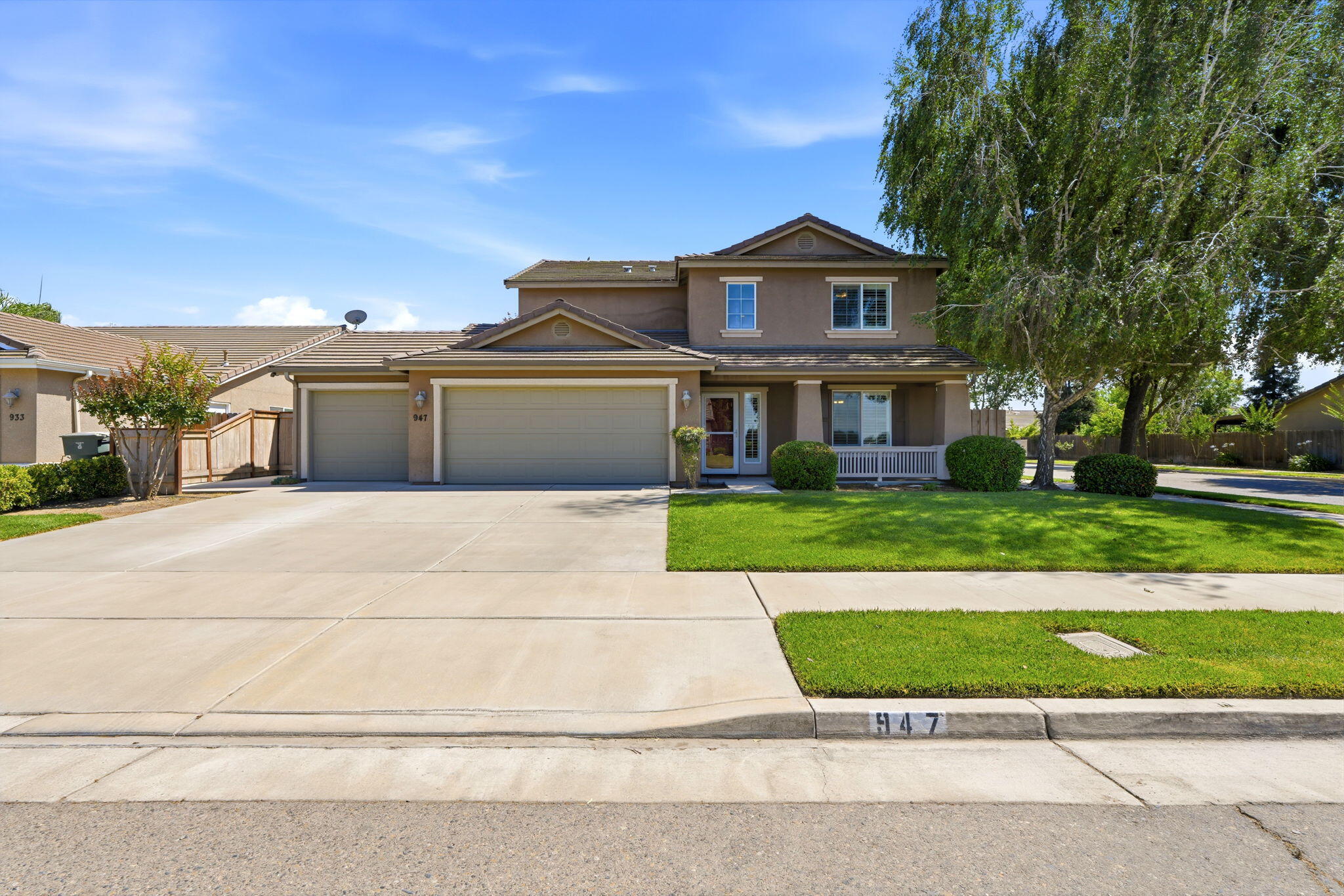947 W Elkhorn, Visalia, CA 93277