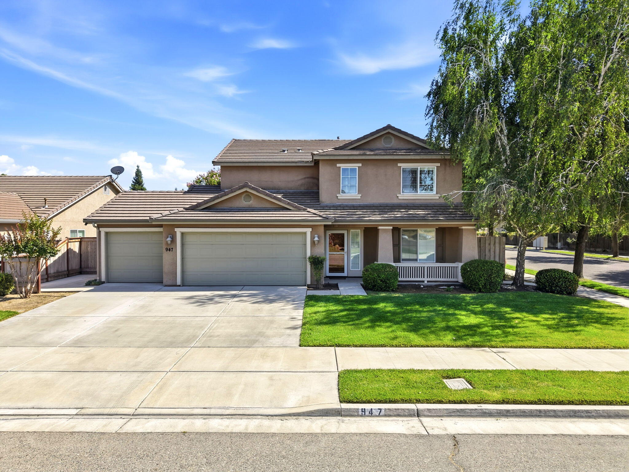 947 W Elkhorn, Visalia, CA 93277