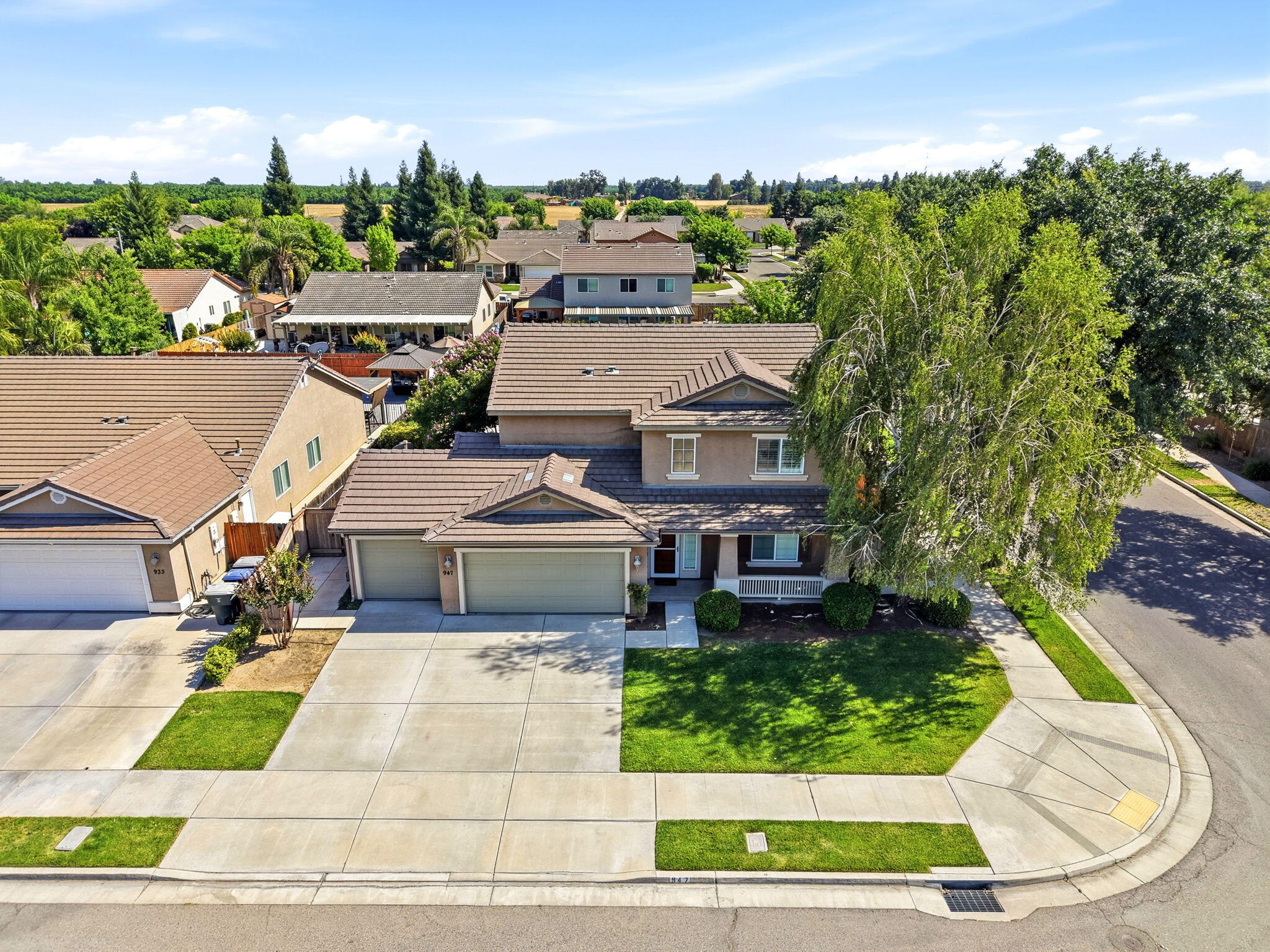 947 W Elkhorn, Visalia, CA 93277