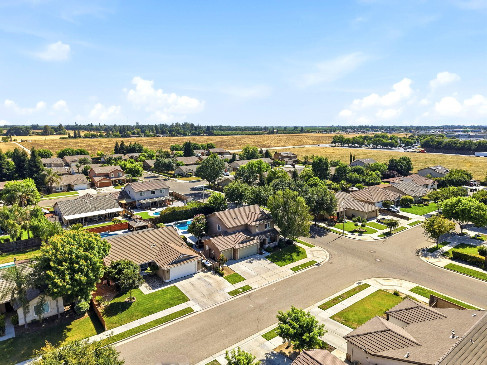 947 W Elkhorn, Visalia, CA 93277