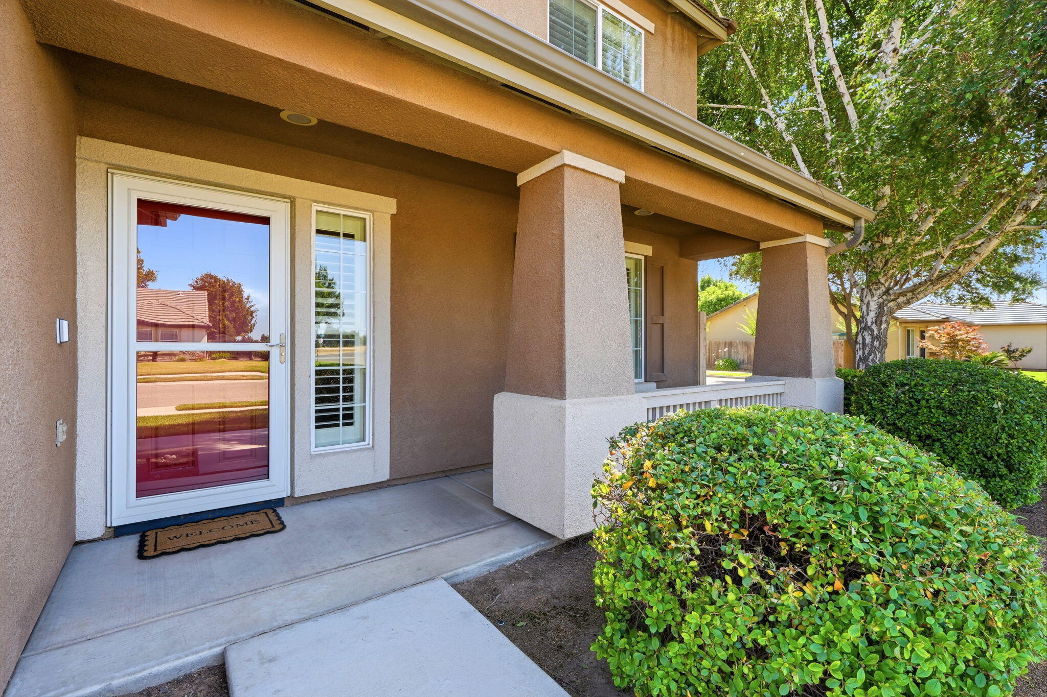 947 W Elkhorn, Visalia, CA 93277