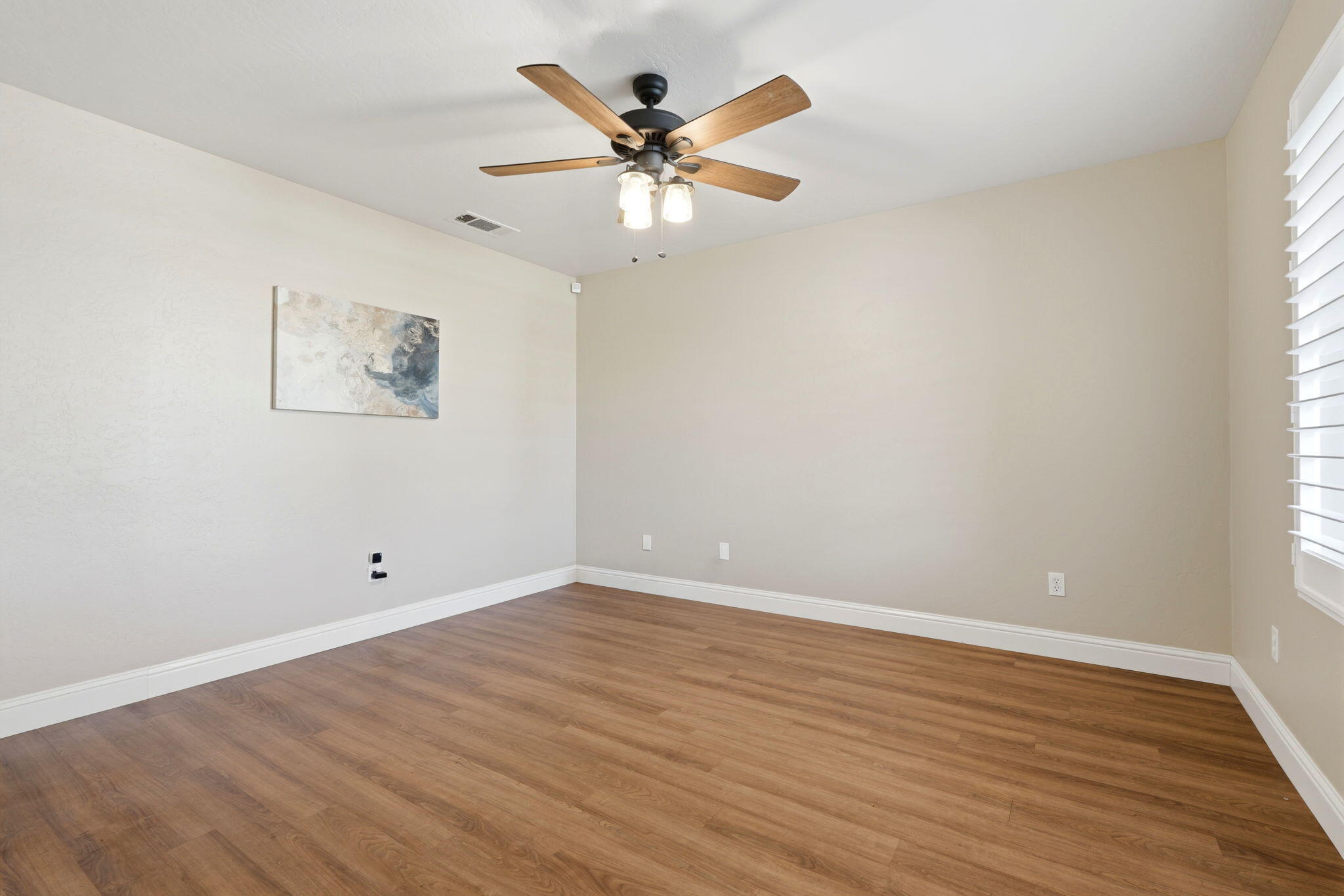 947 W Elkhorn, Visalia, CA 93277