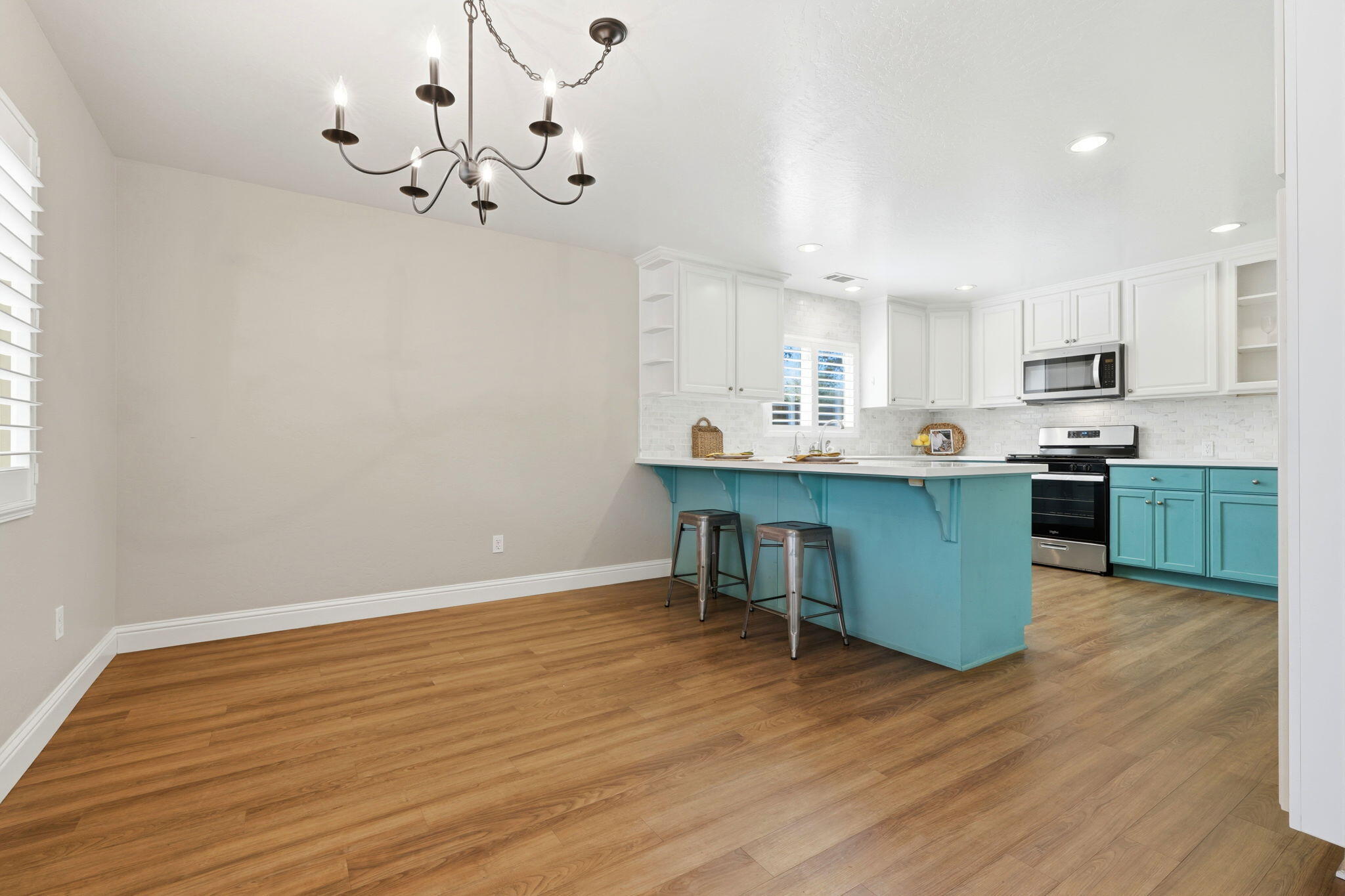 947 W Elkhorn, Visalia, CA 93277
