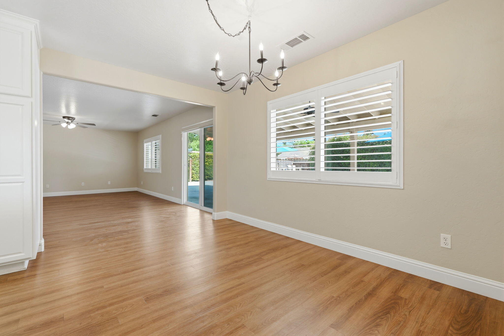 947 W Elkhorn, Visalia, CA 93277