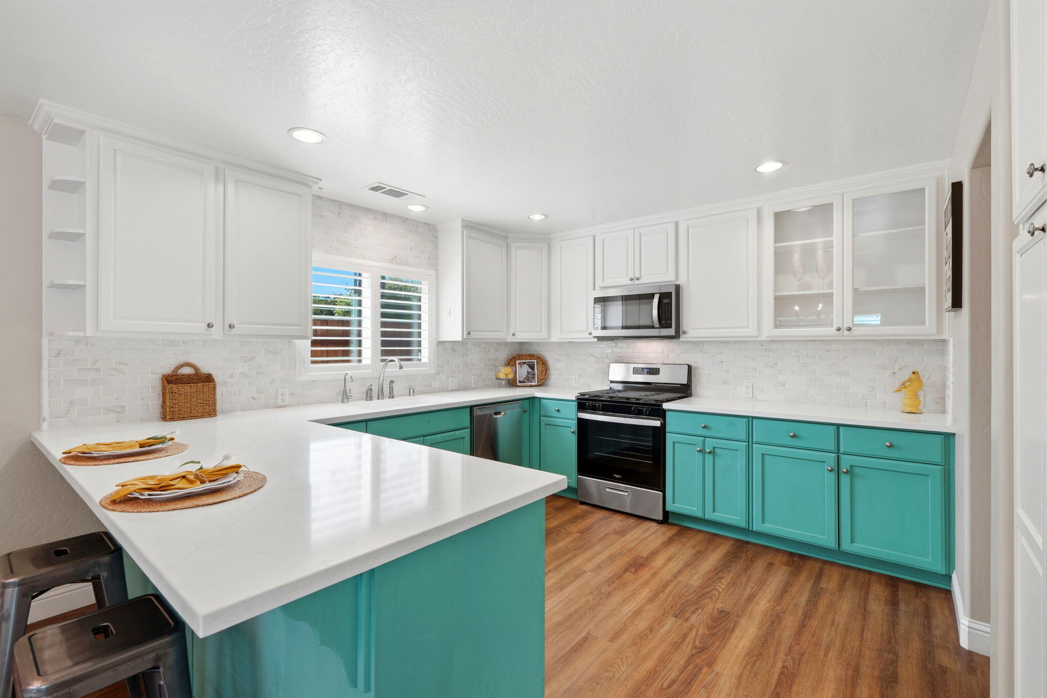 947 W Elkhorn, Visalia, CA 93277