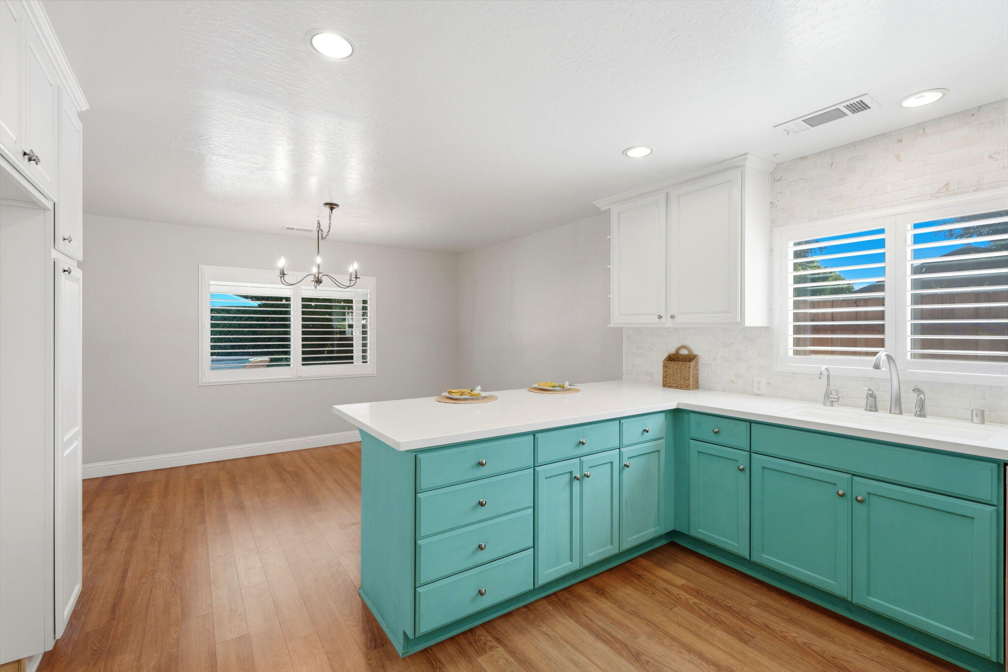 947 W Elkhorn, Visalia, CA 93277