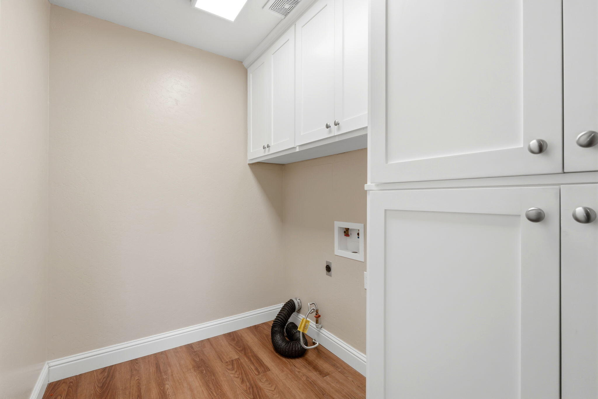 947 W Elkhorn, Visalia, CA 93277