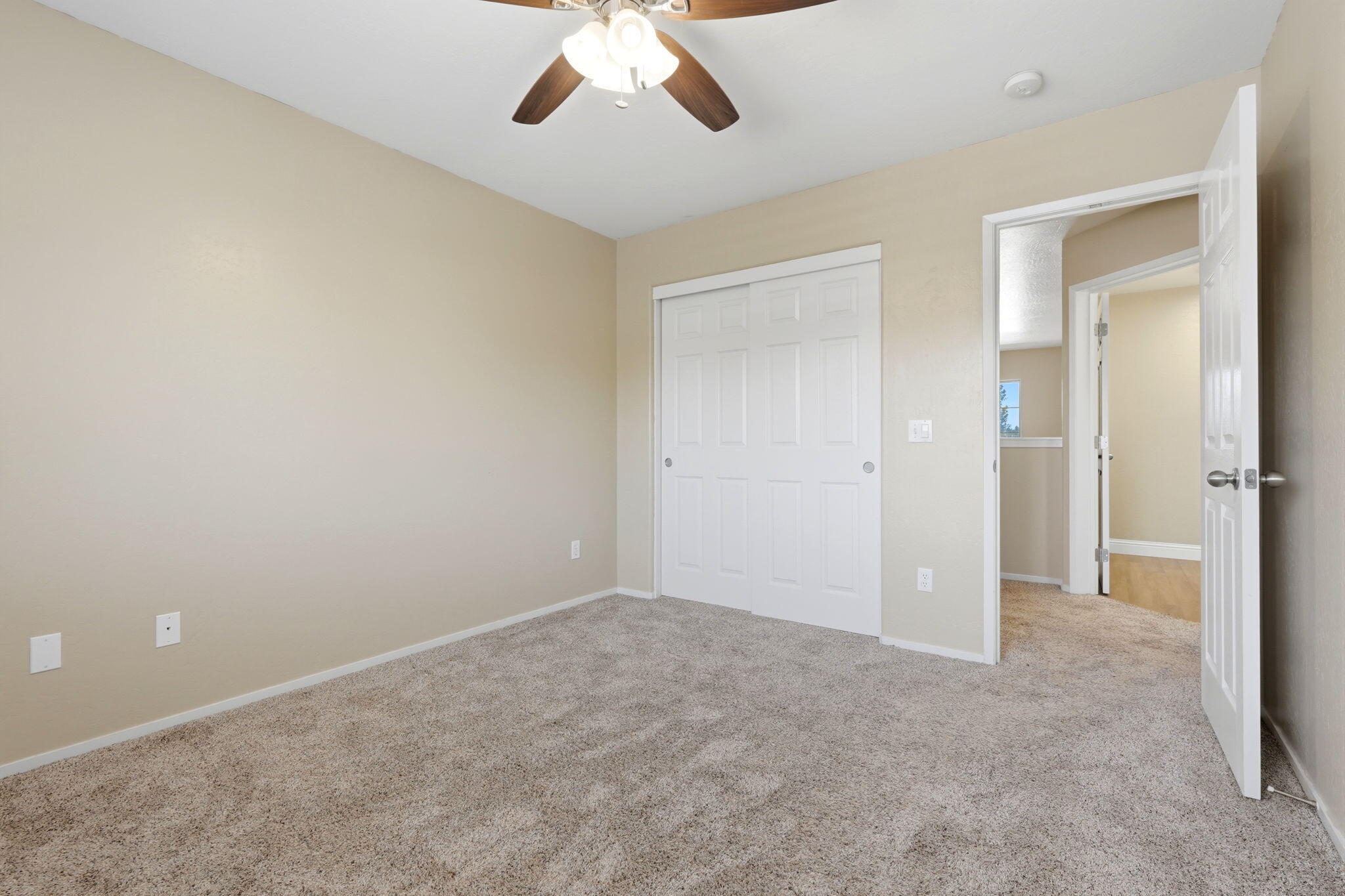 947 W Elkhorn, Visalia, CA 93277