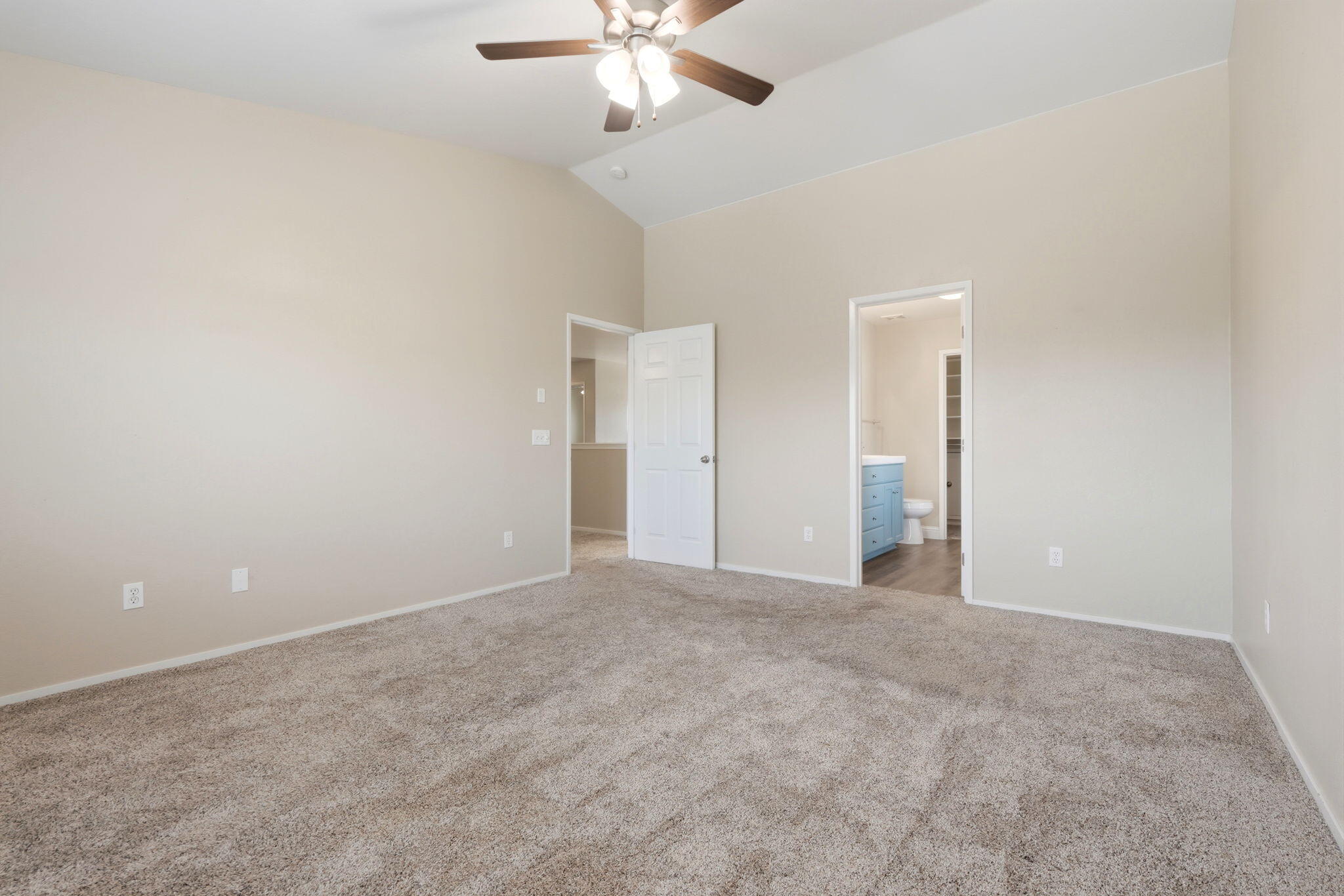 947 W Elkhorn, Visalia, CA 93277