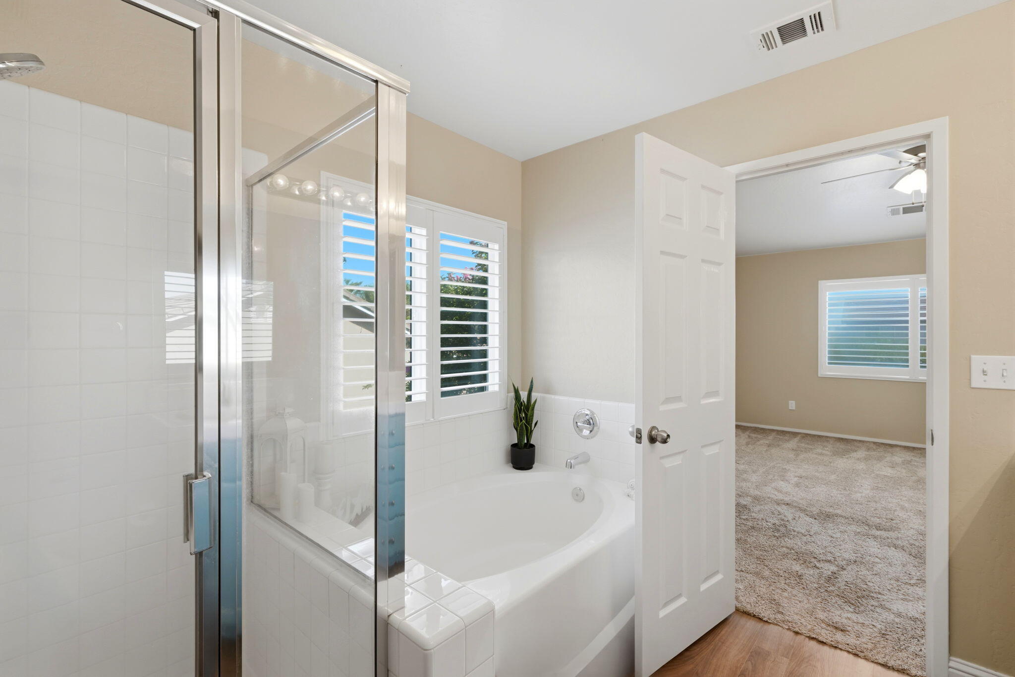 947 W Elkhorn, Visalia, CA 93277