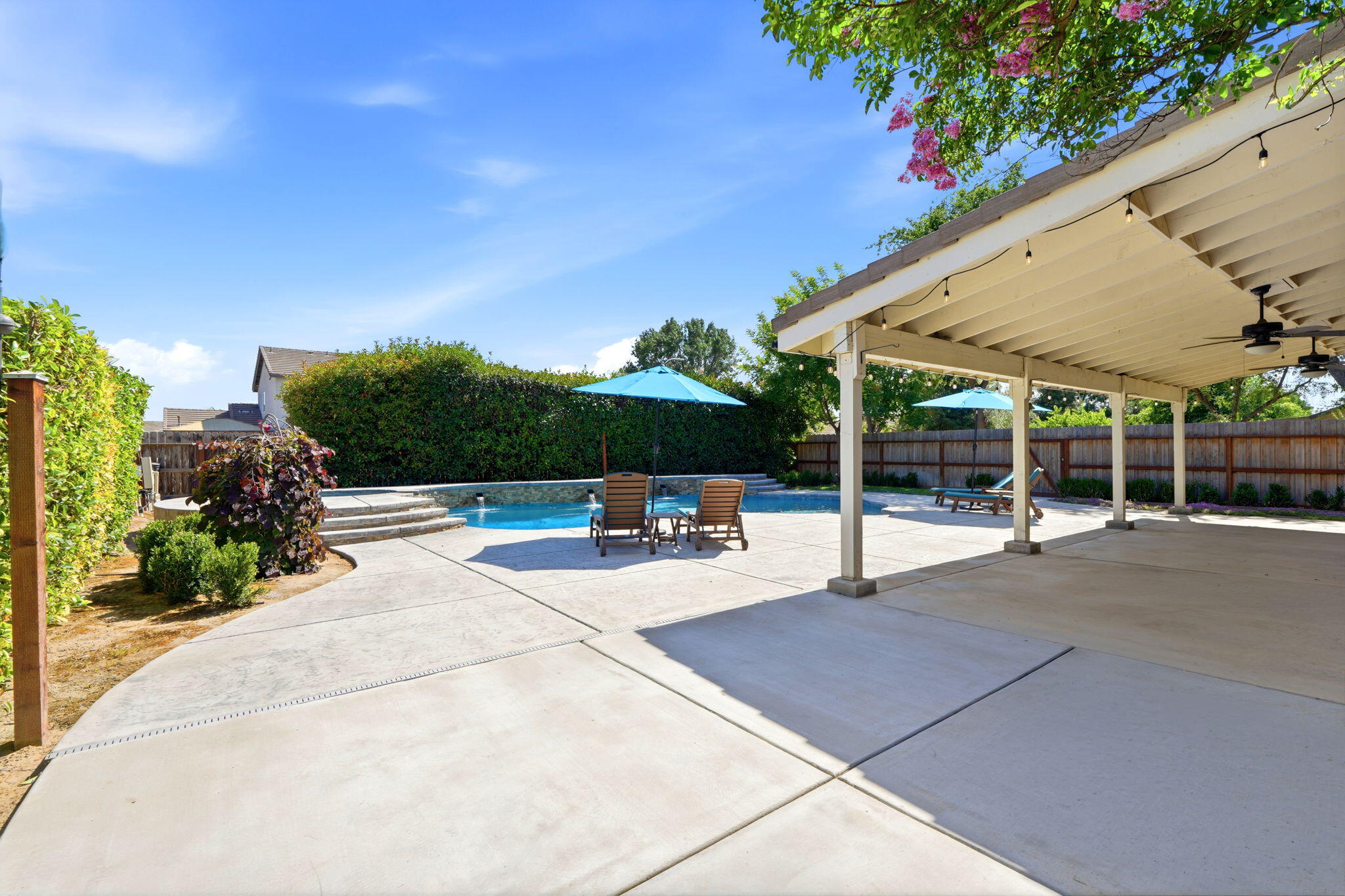 947 W Elkhorn, Visalia, CA 93277