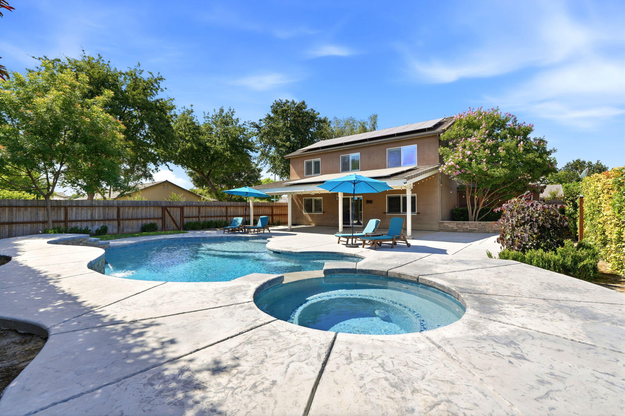 947 W Elkhorn, Visalia, CA 93277