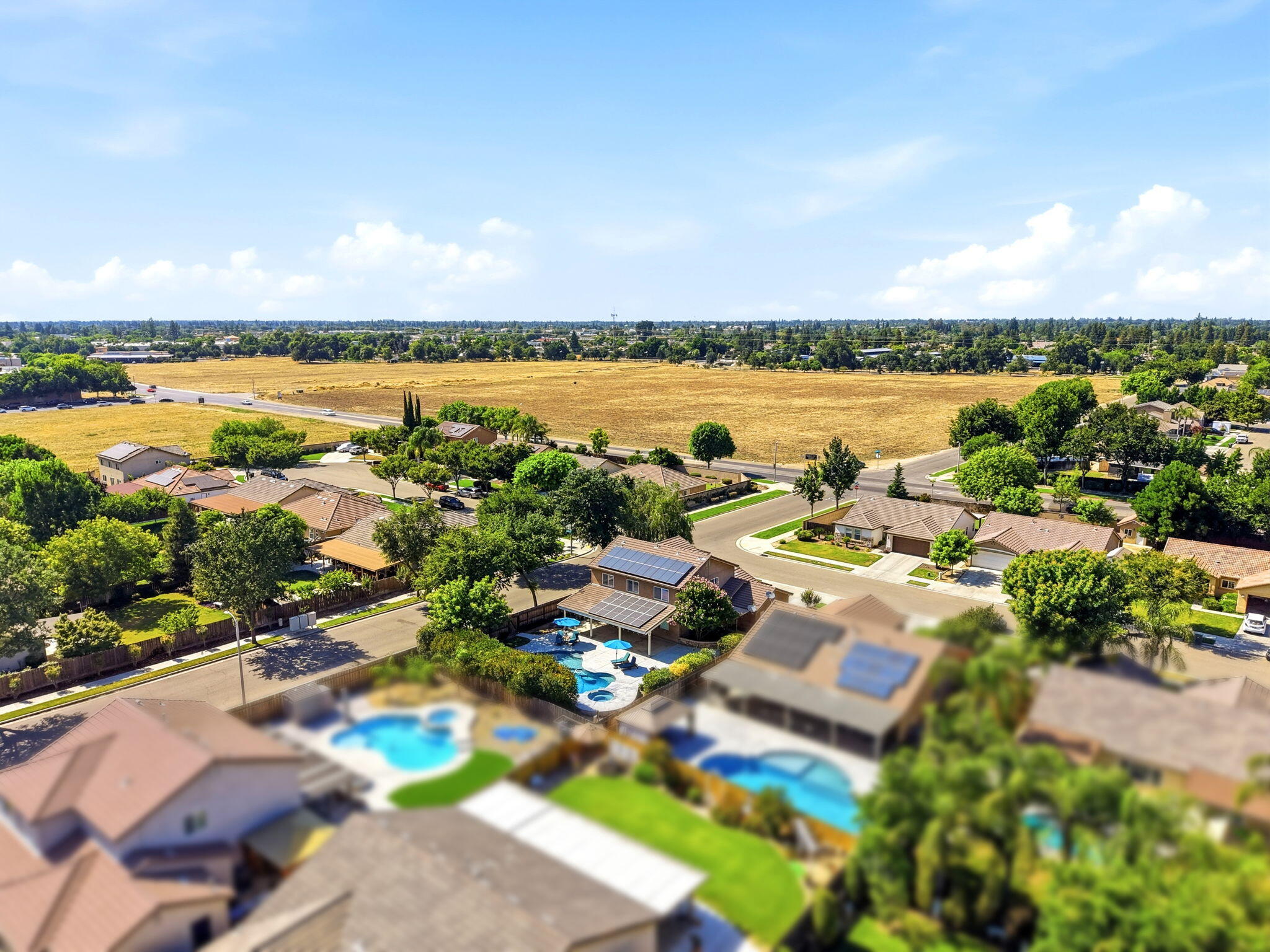 947 W Elkhorn, Visalia, CA 93277