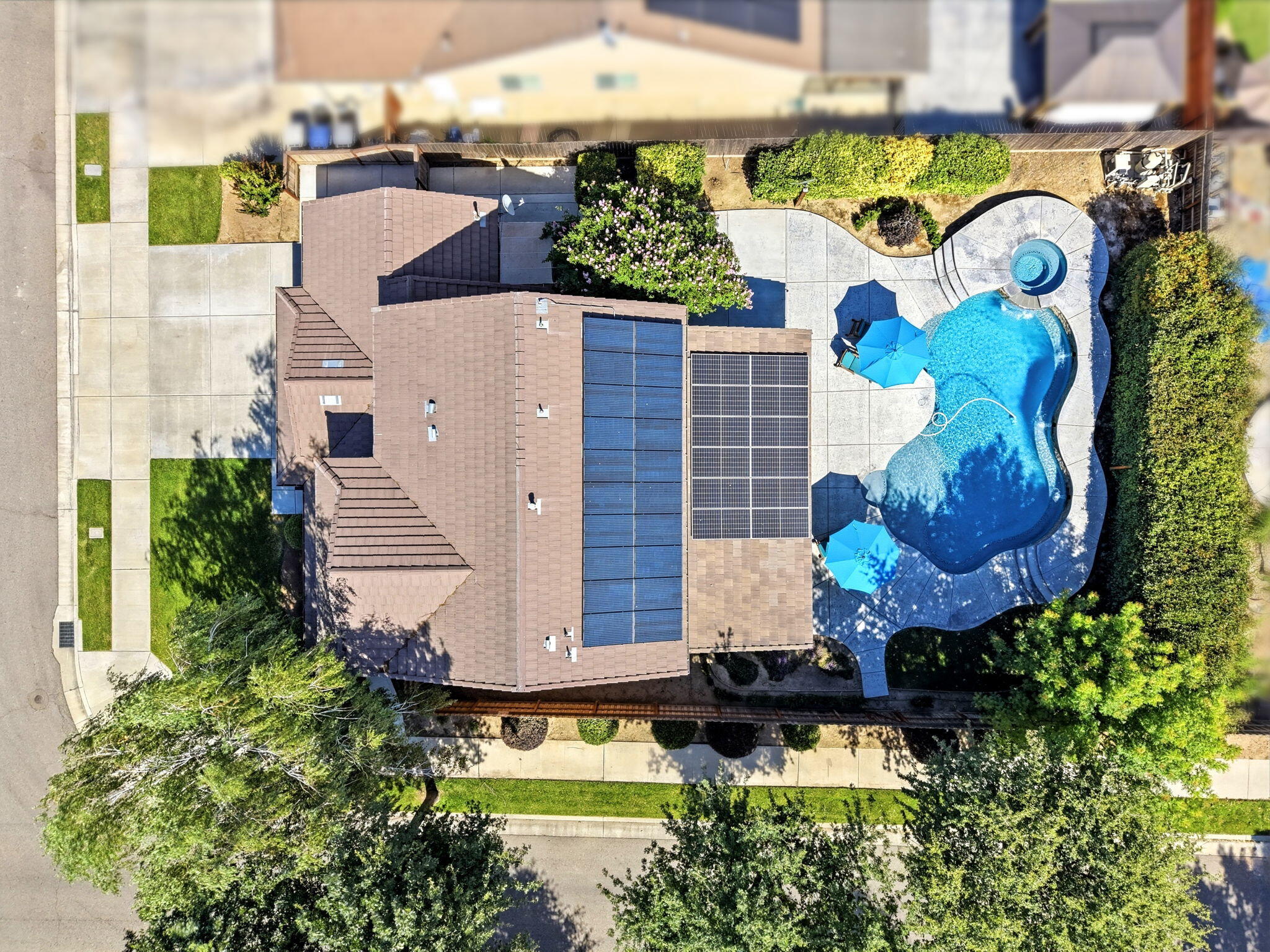 947 W Elkhorn, Visalia, CA 93277