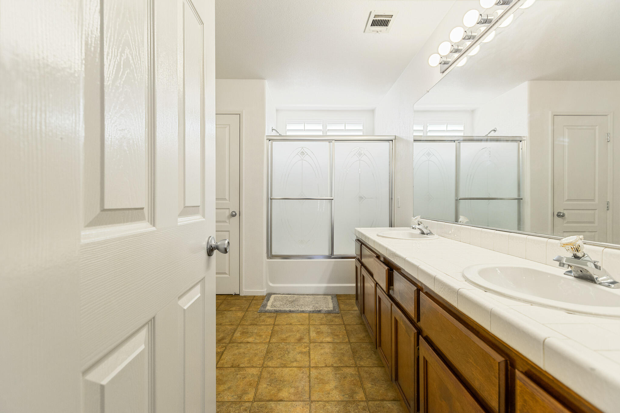 4218 W Redding Ave, Visalia, CA 93277