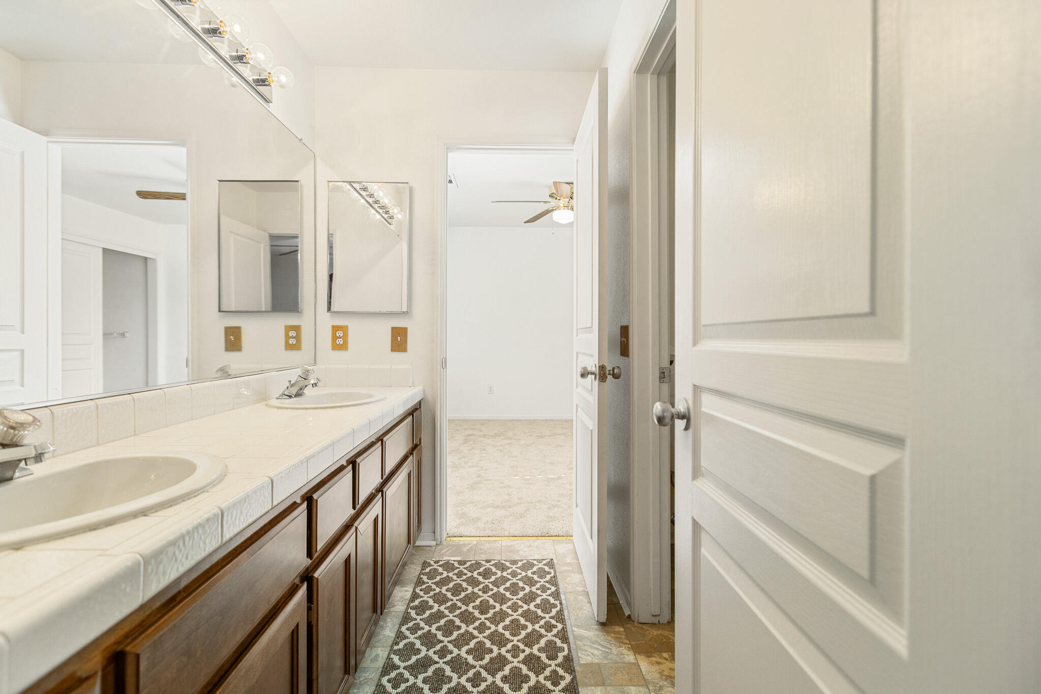 4218 W Redding Ave, Visalia, CA 93277