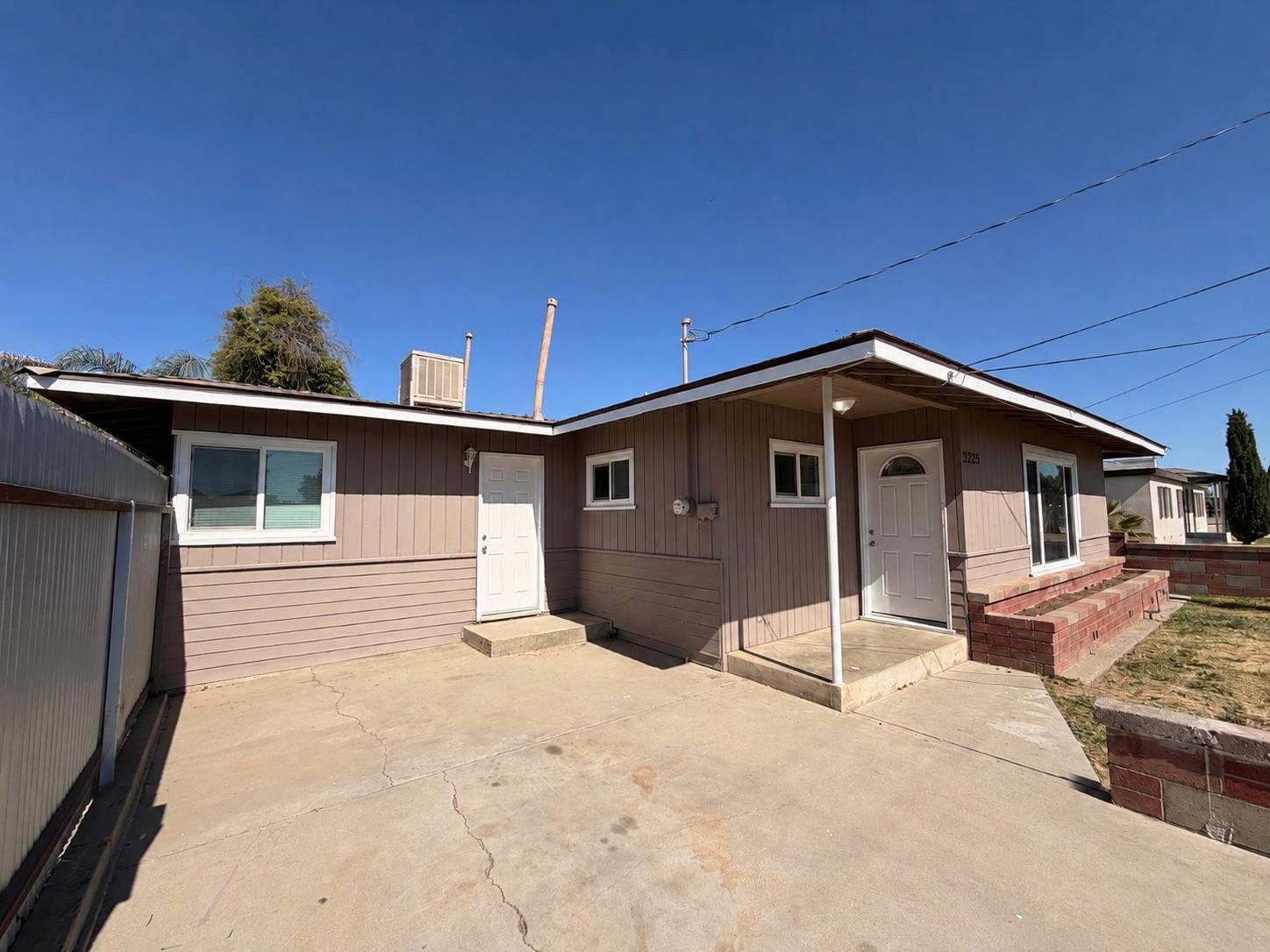 21225 S Feland Ave, Riverdale, CA 93656
