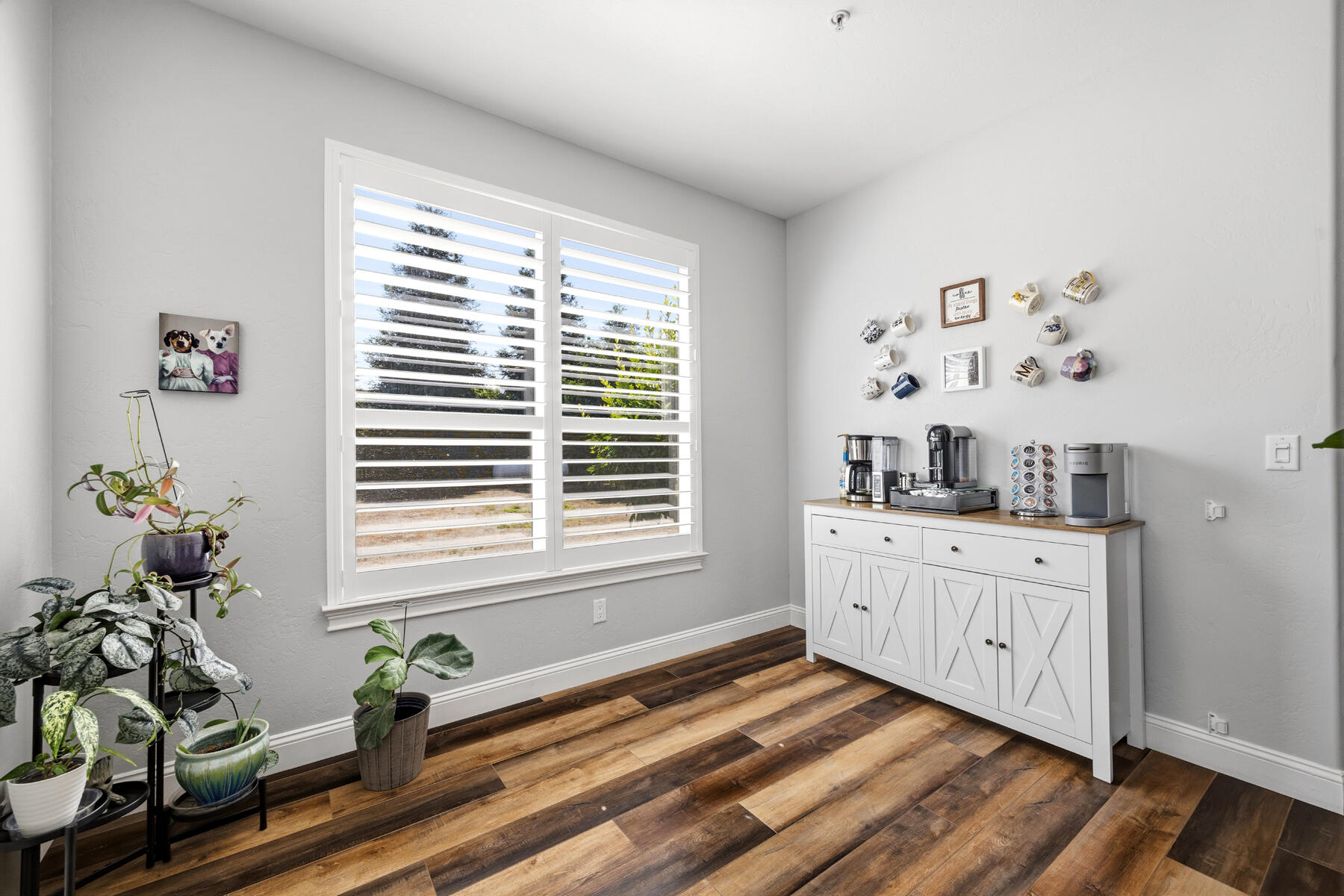 2208 W Benton Ct, Exeter, CA 93221