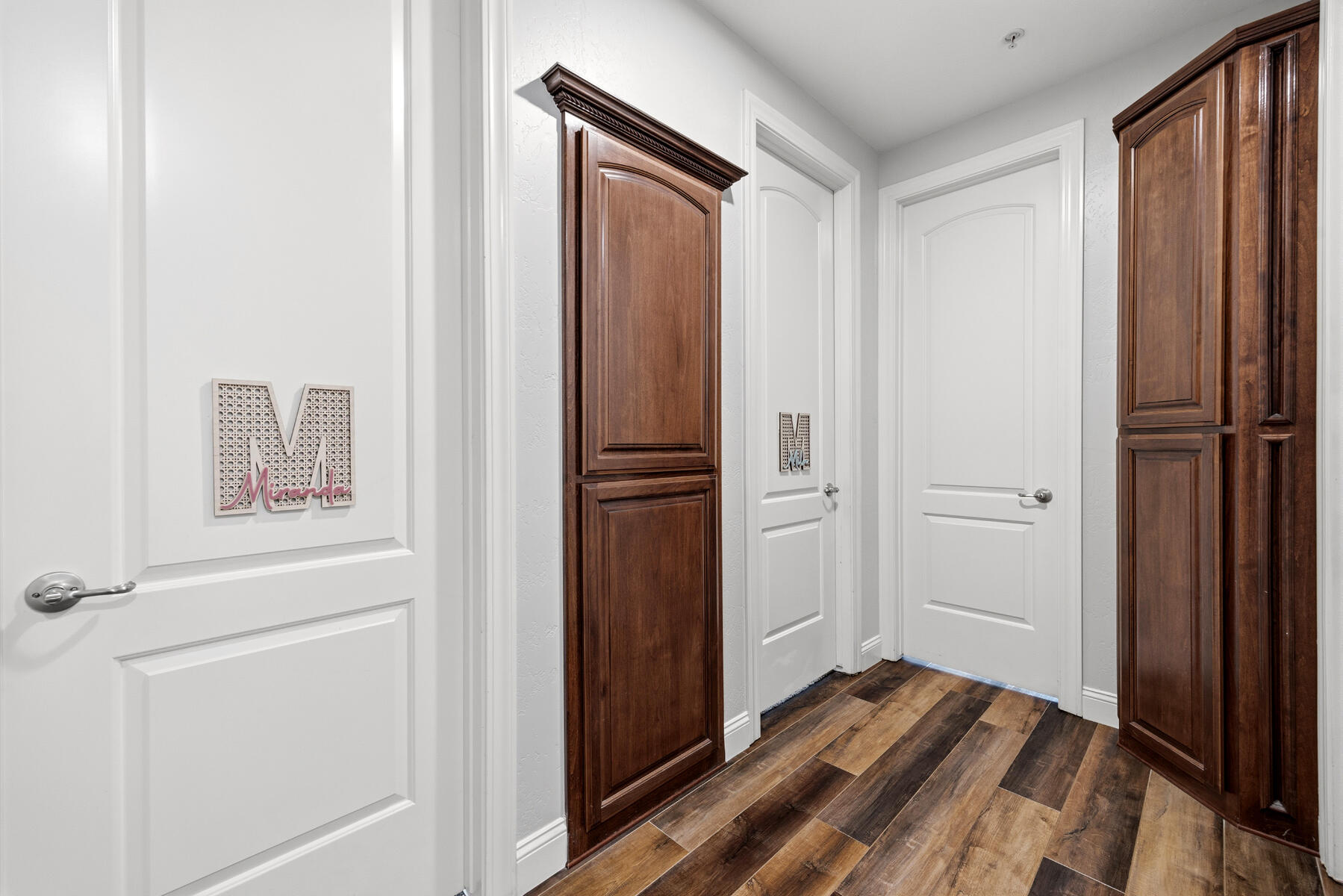 2208 W Benton Ct, Exeter, CA 93221