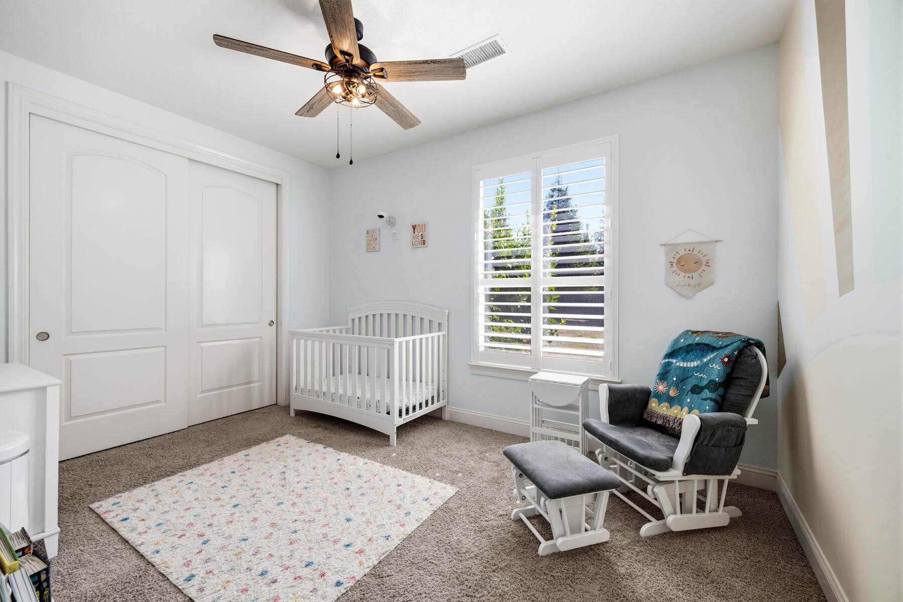 2208 W Benton Ct, Exeter, CA 93221