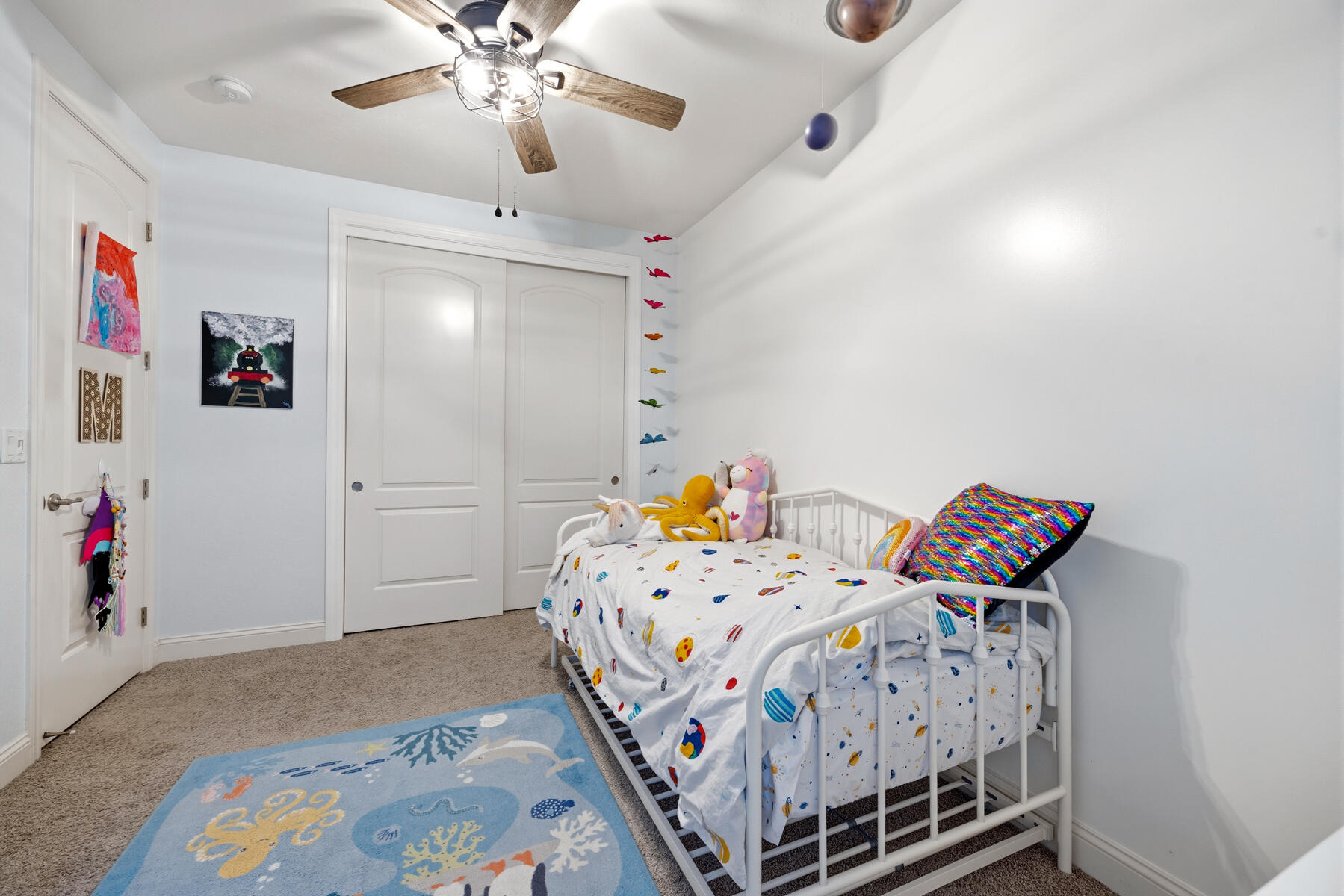 2208 W Benton Ct, Exeter, CA 93221