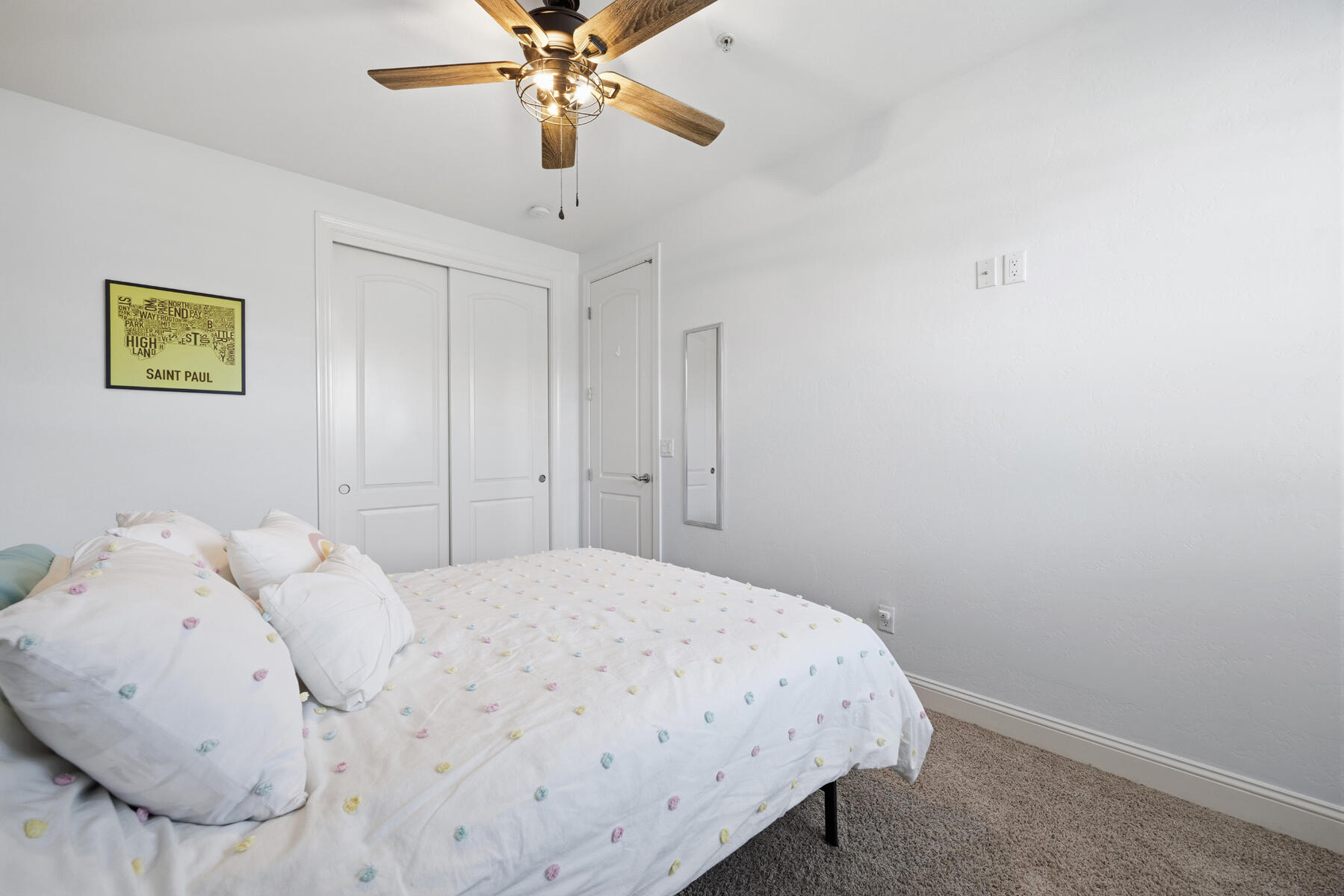 2208 W Benton Ct, Exeter, CA 93221