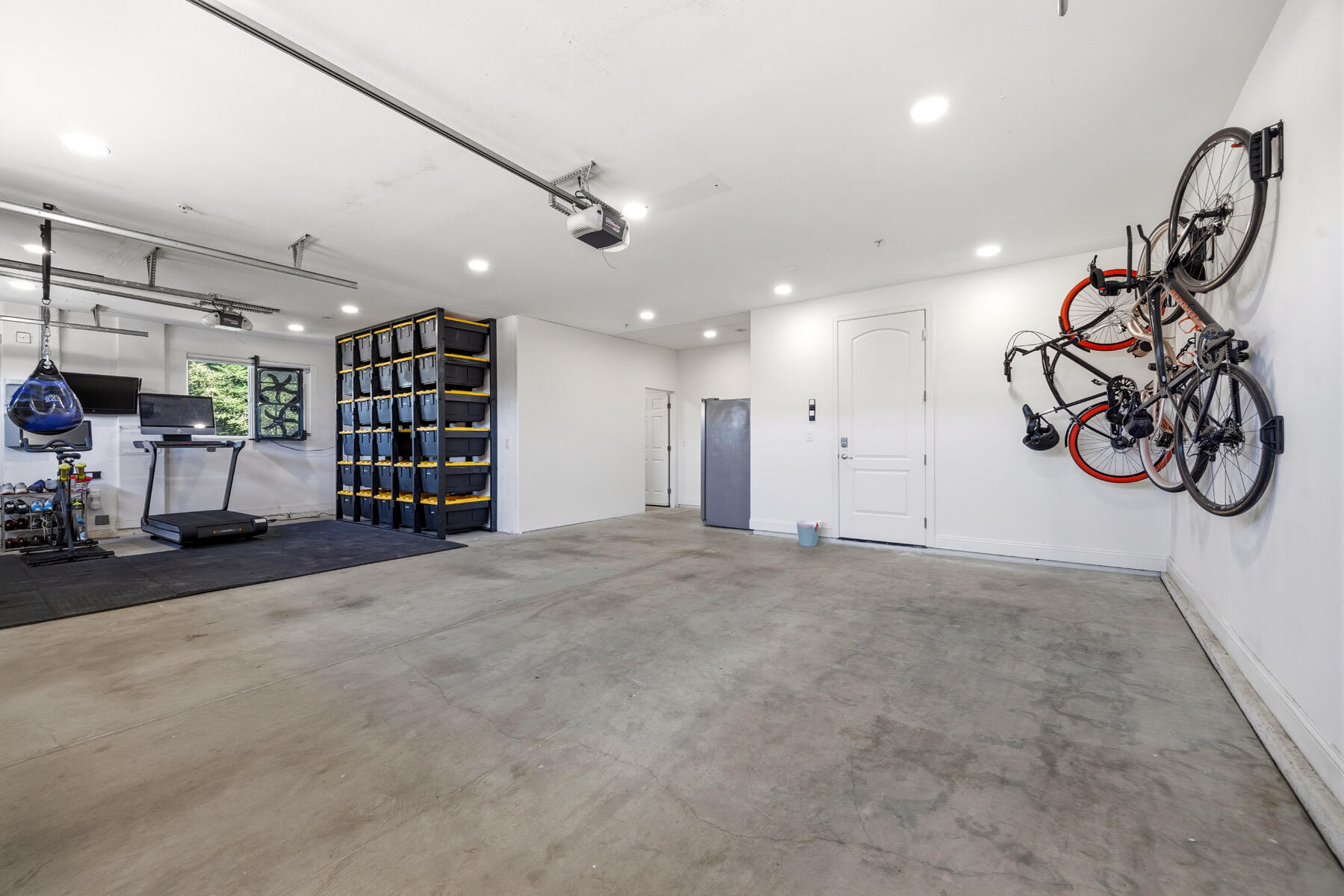 2208 W Benton Ct, Exeter, CA 93221