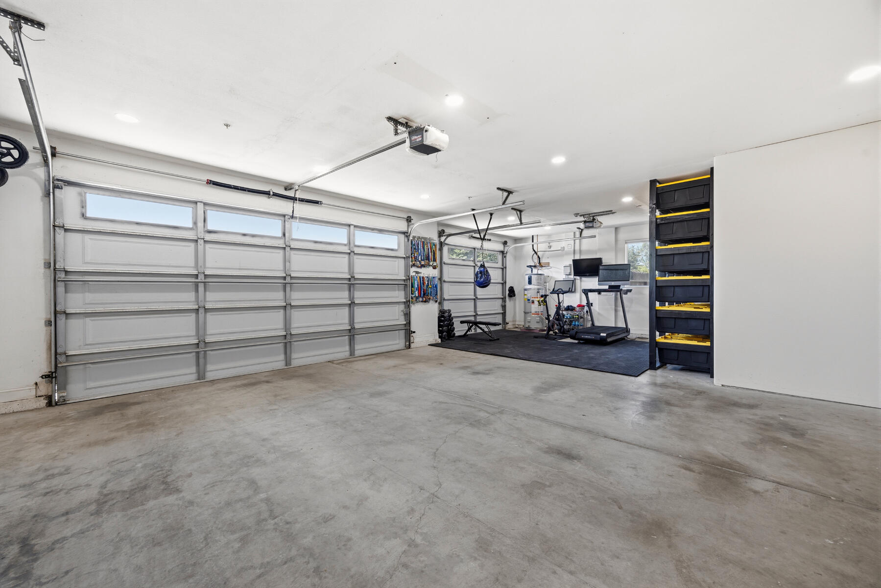 2208 W Benton Ct, Exeter, CA 93221