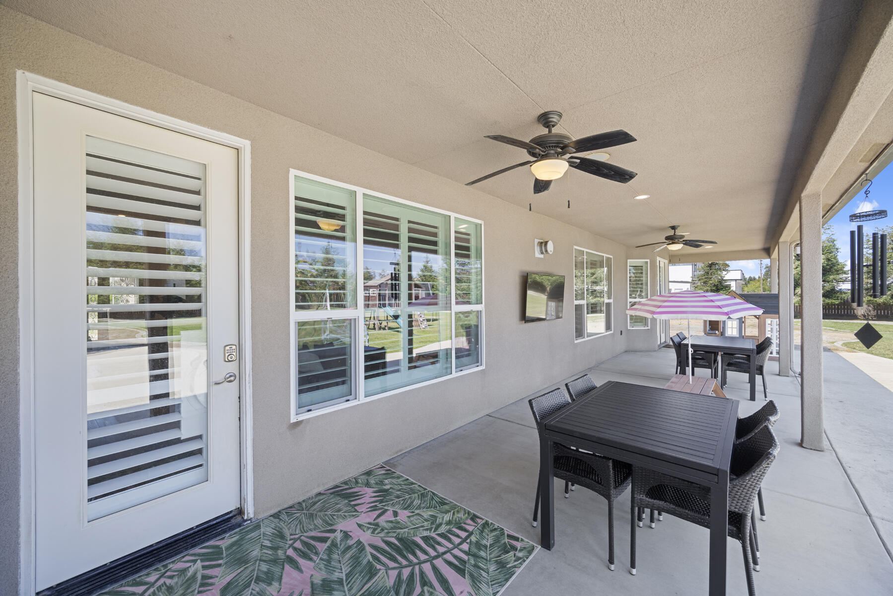 2208 W Benton Ct, Exeter, CA 93221