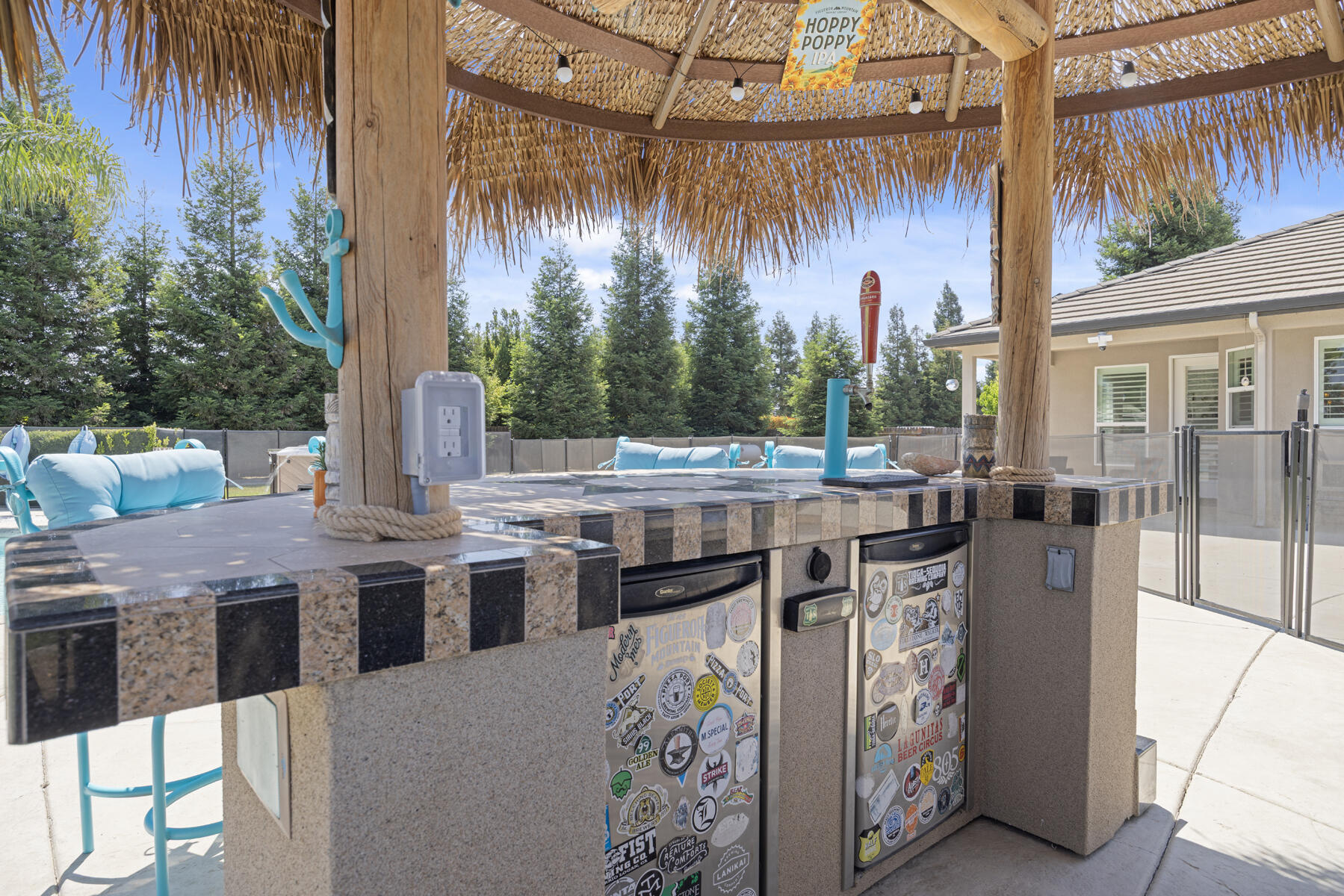 2208 W Benton Ct, Exeter, CA 93221