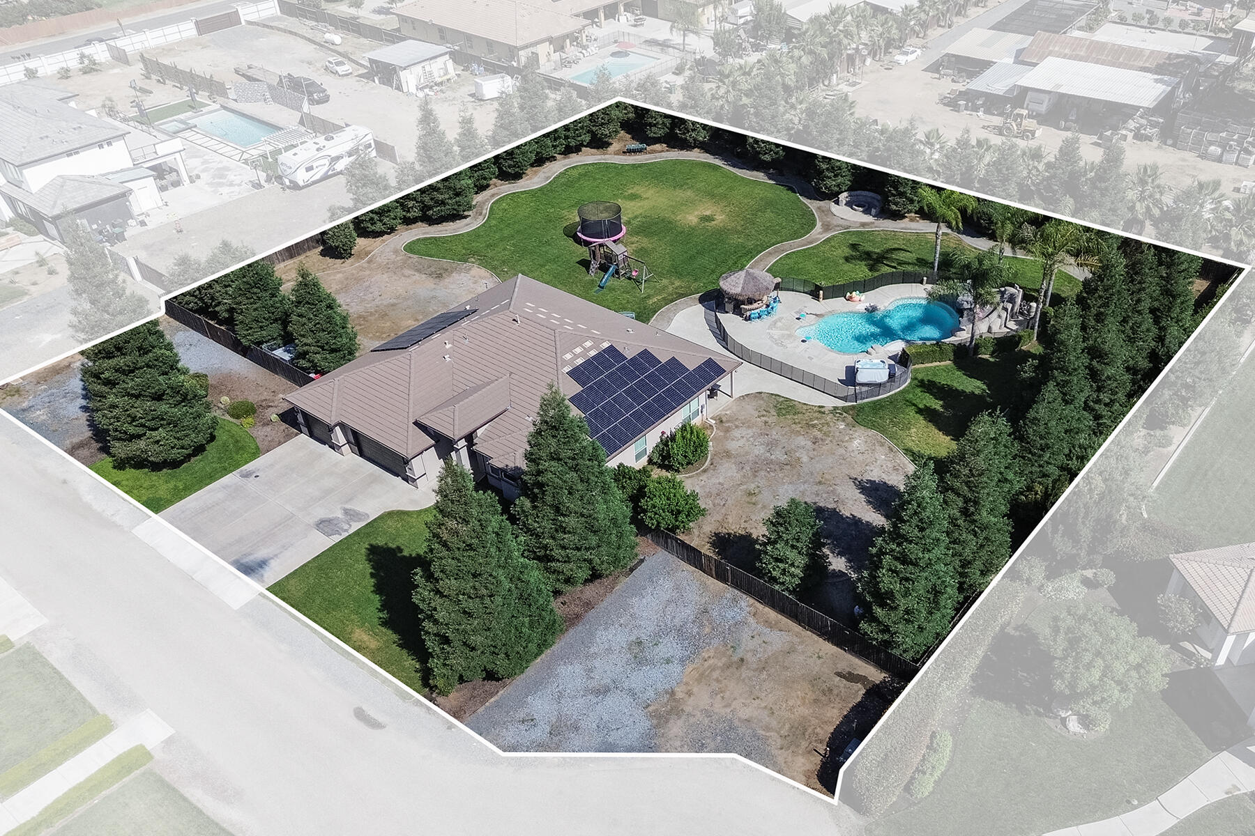 2208 W Benton Ct, Exeter, CA 93221