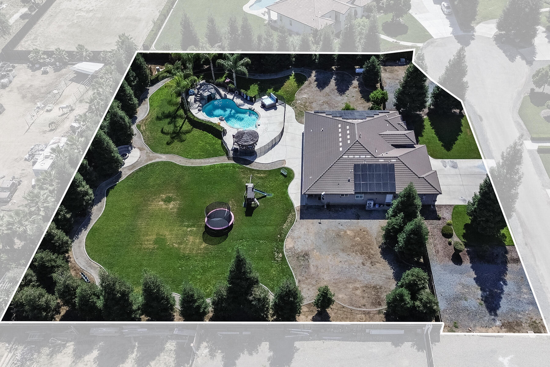 2208 W Benton Ct, Exeter, CA 93221