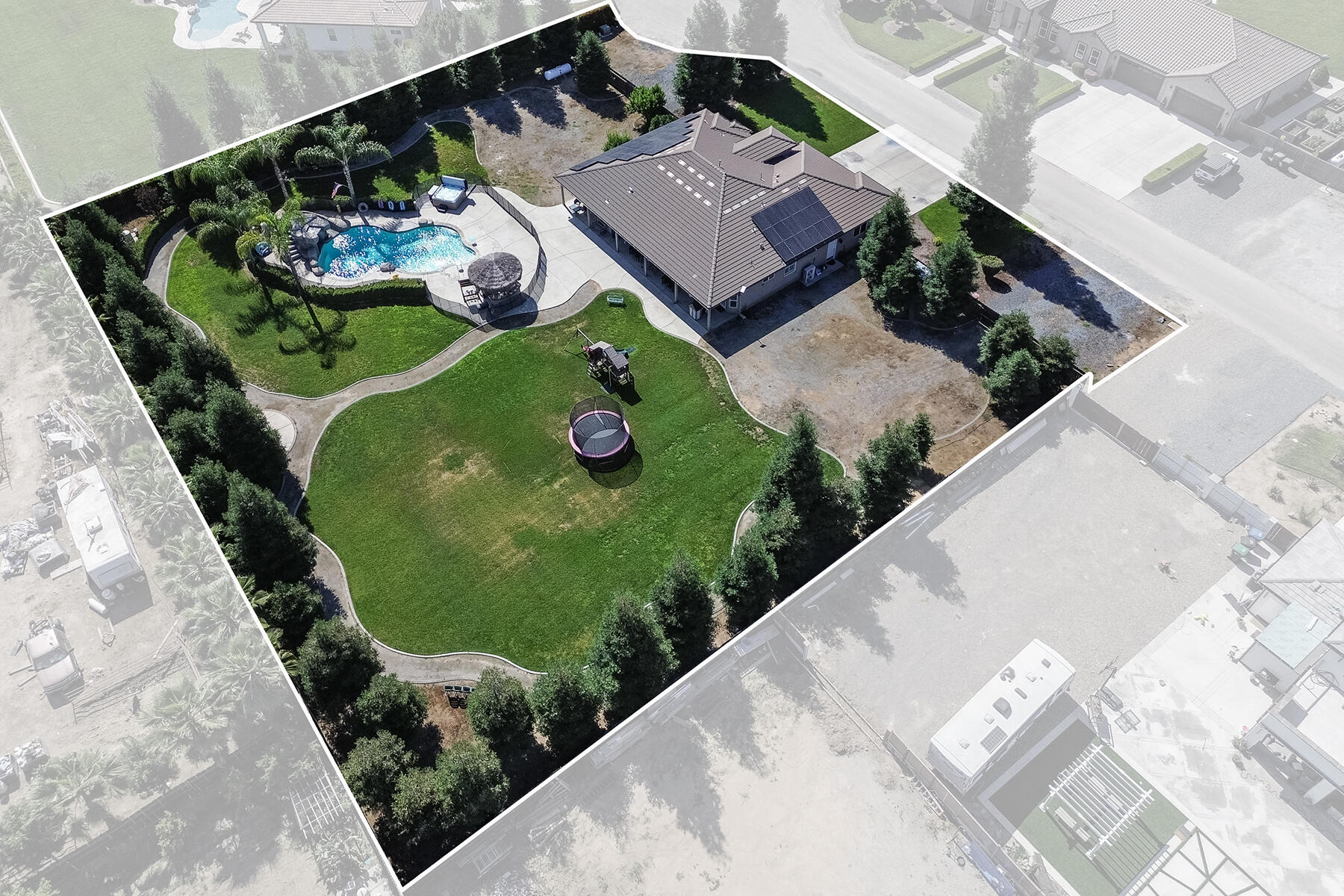 2208 W Benton Ct, Exeter, CA 93221