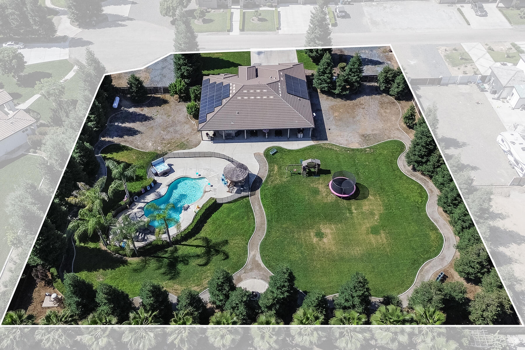 2208 W Benton Ct, Exeter, CA 93221